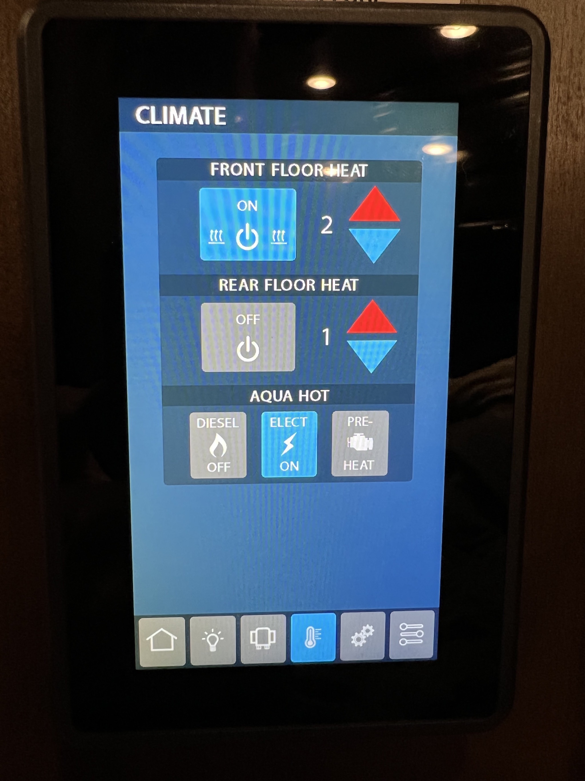 Climate screen