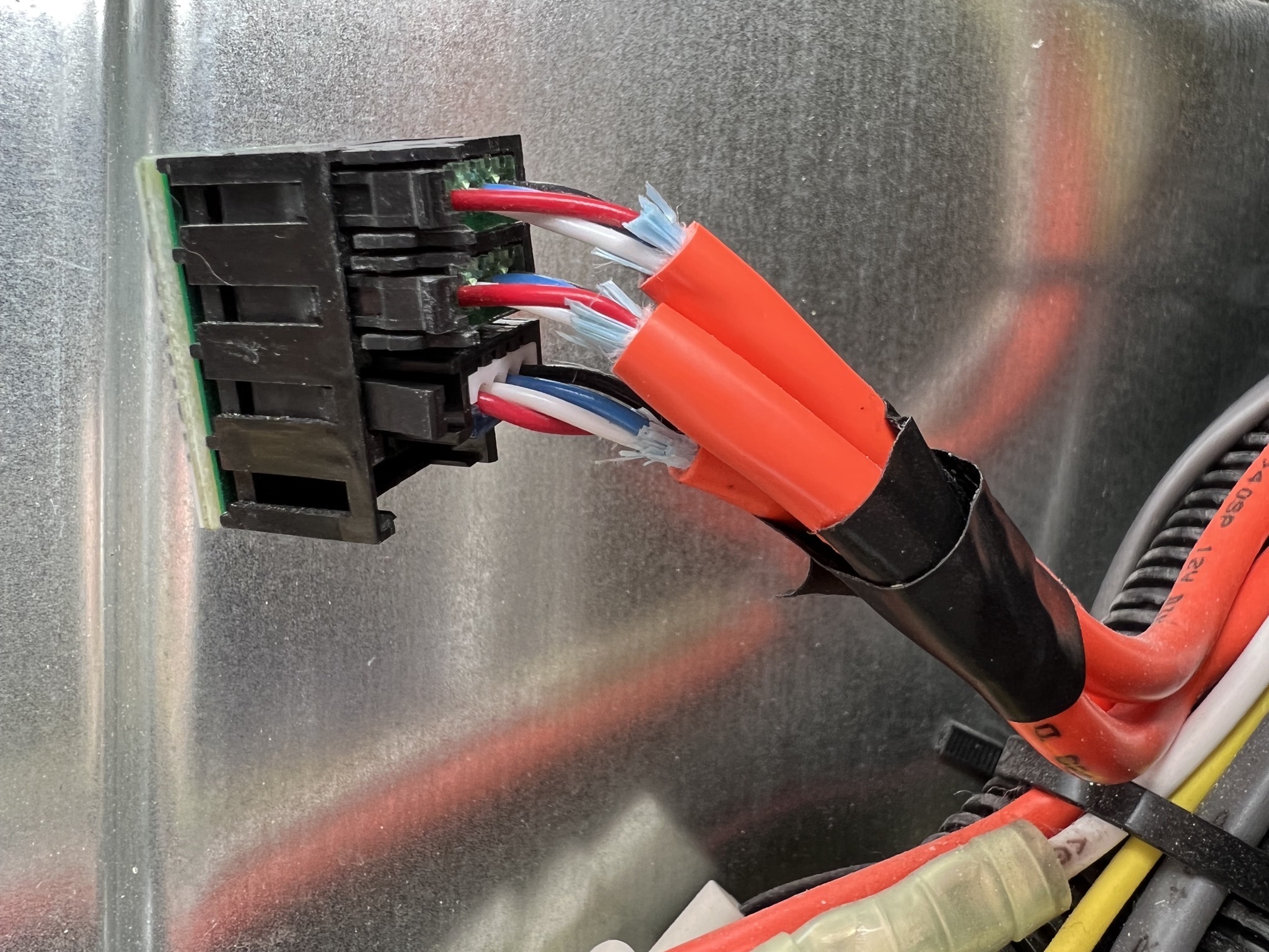 Spyder connector