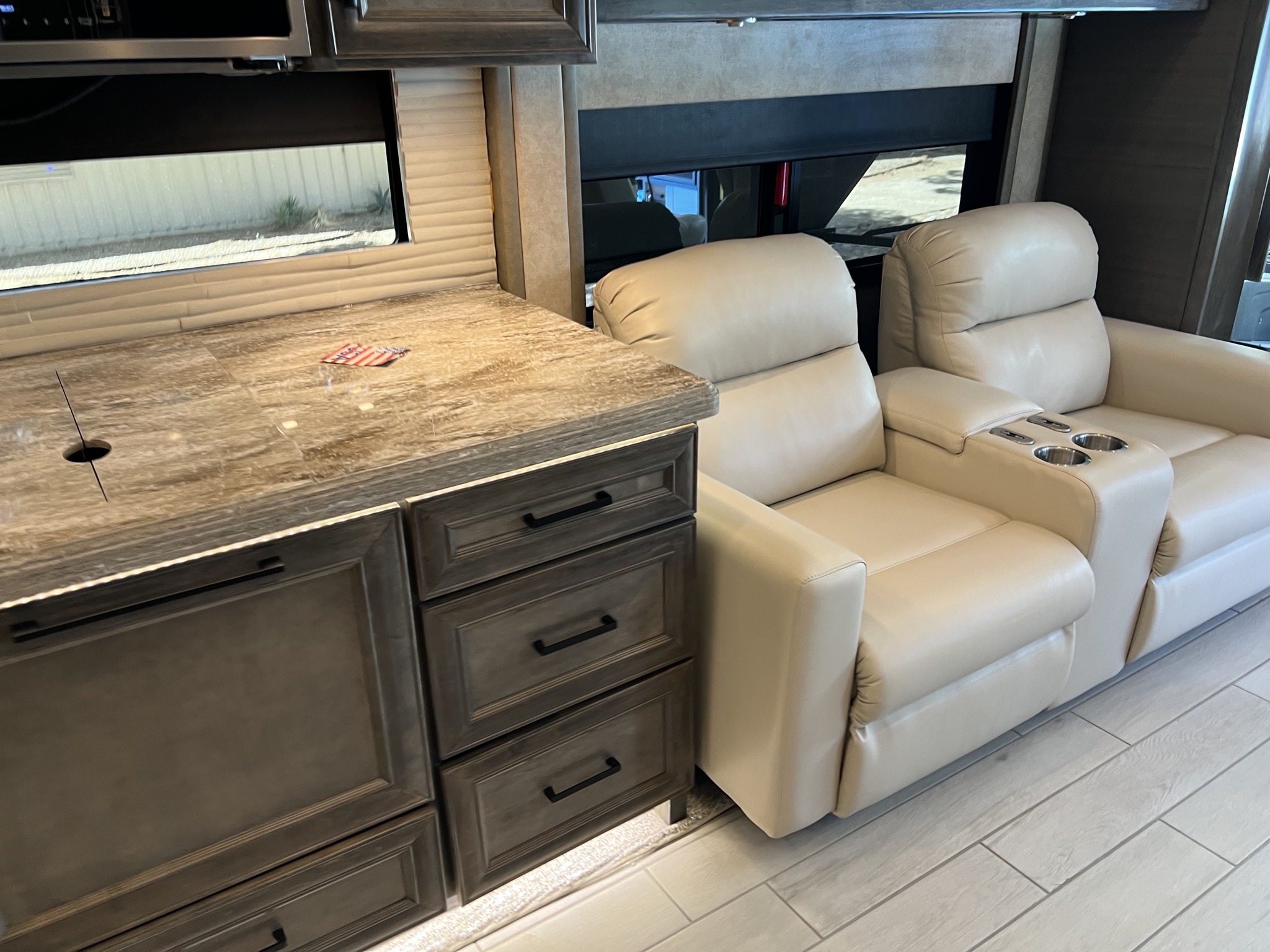 Tiffin Allegro Bus 35CP