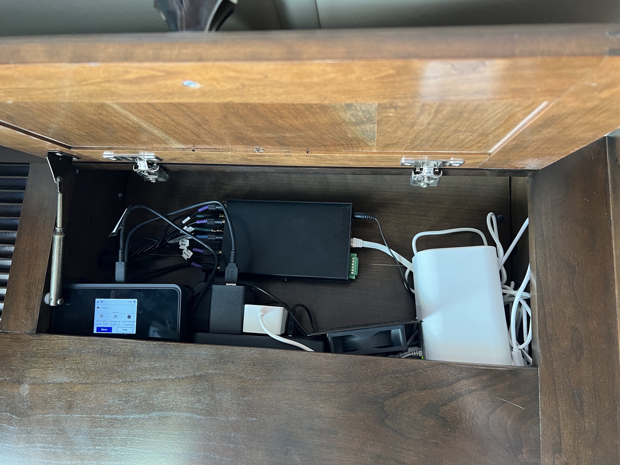 Internet cupboard