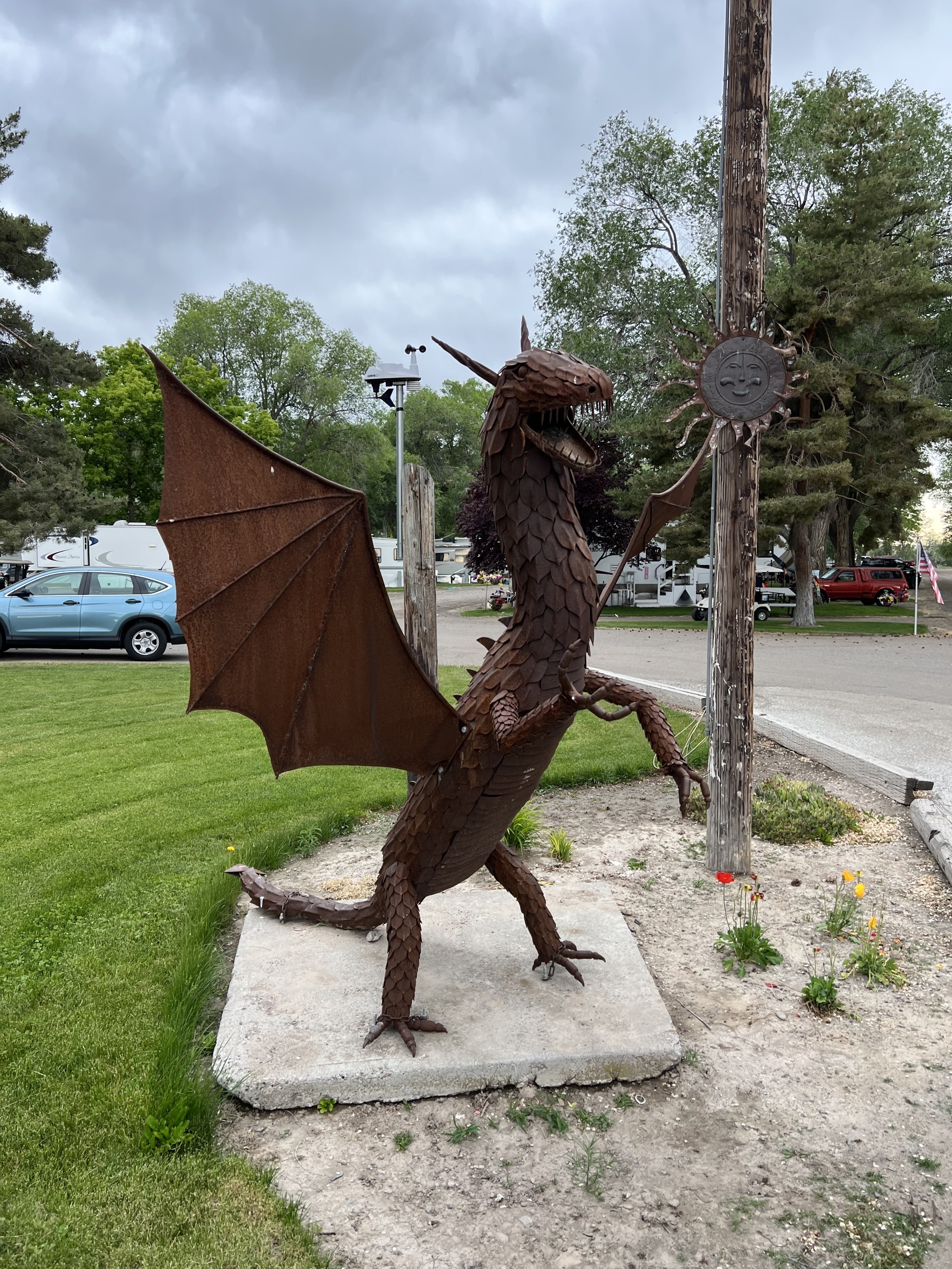Dragon sculpture