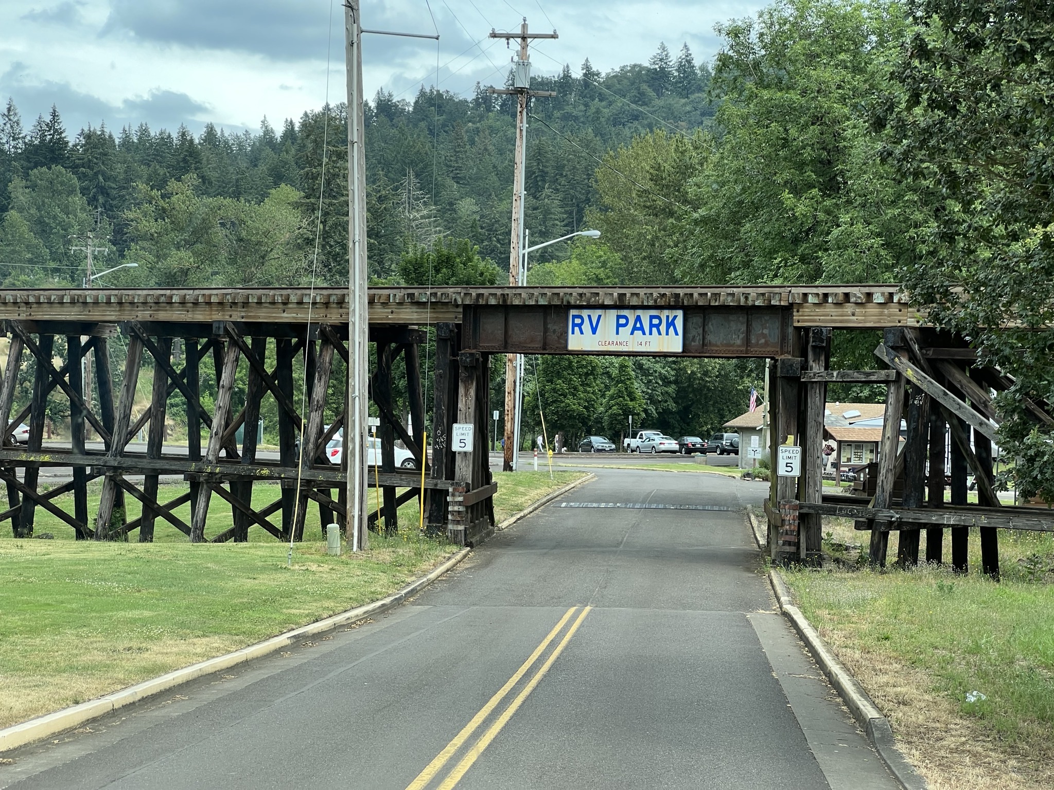 Rail bridge