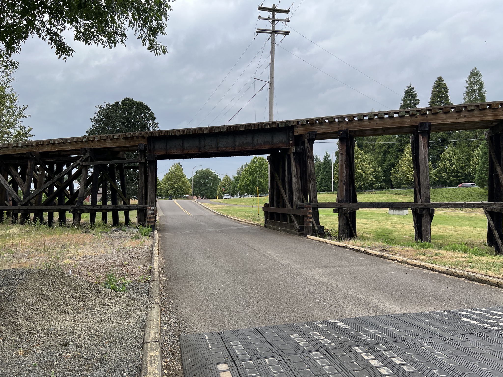 Rail bridge