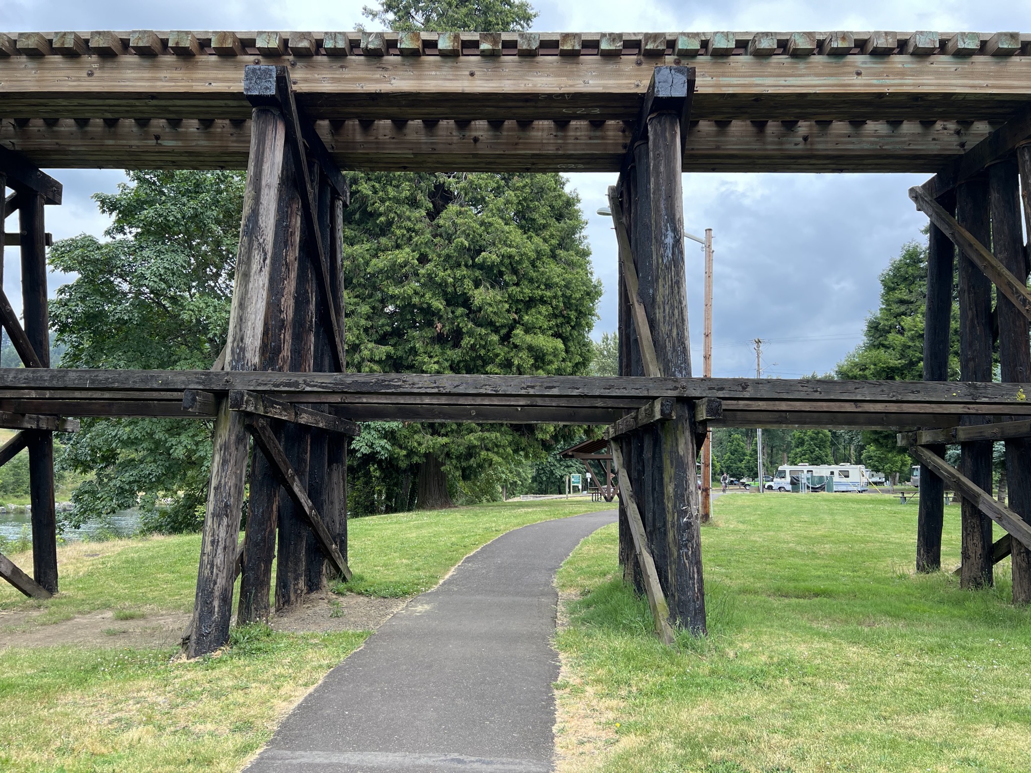 Rail bridge