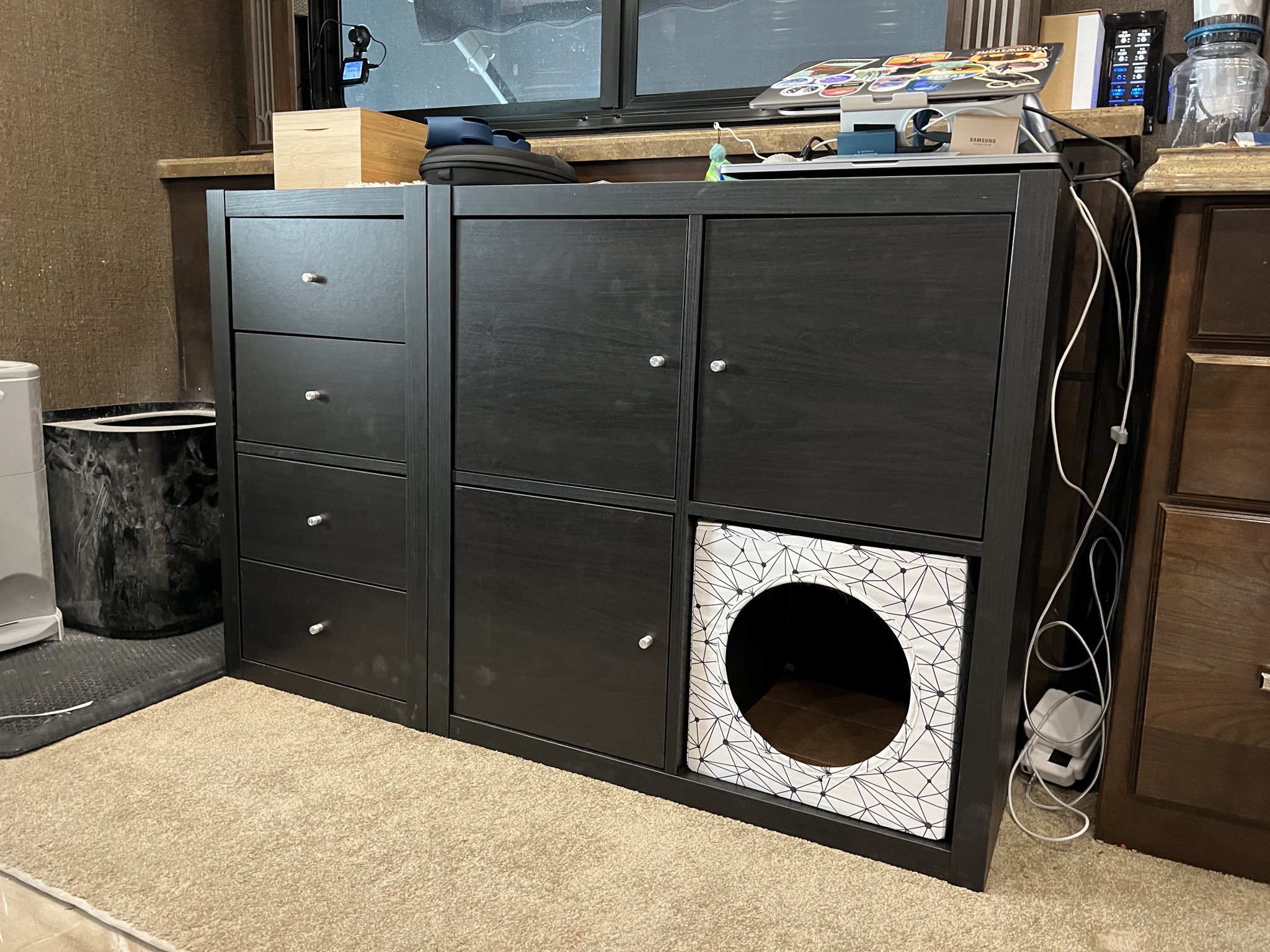 Drawers and cupboards