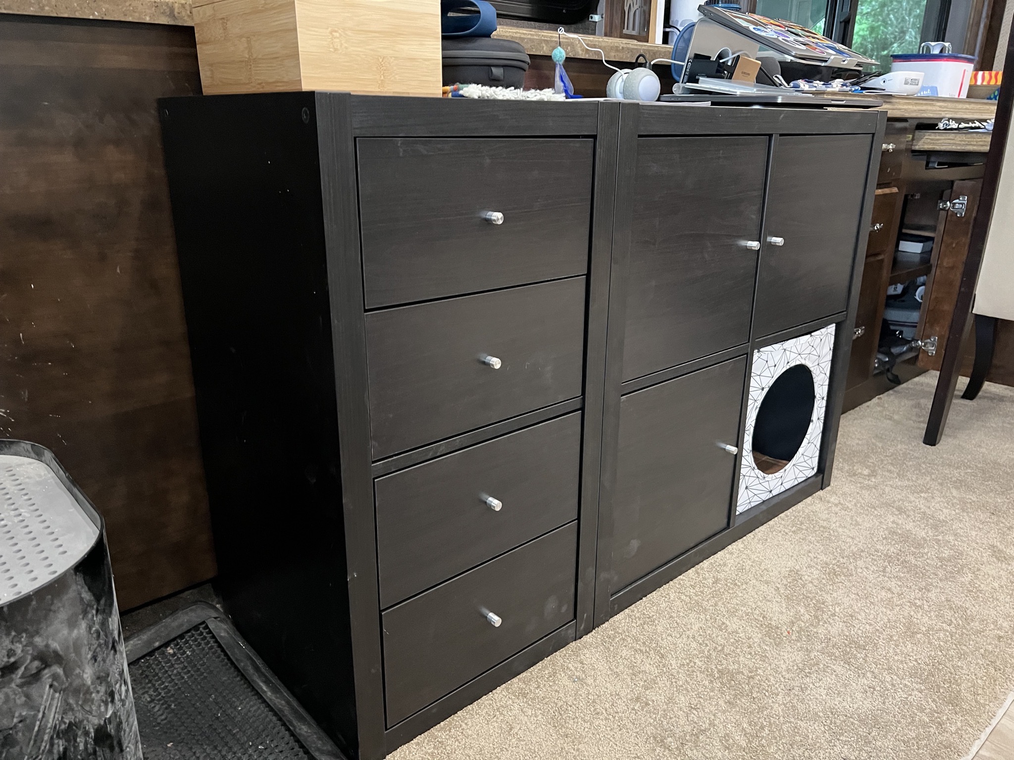 Drawers and cupboards
