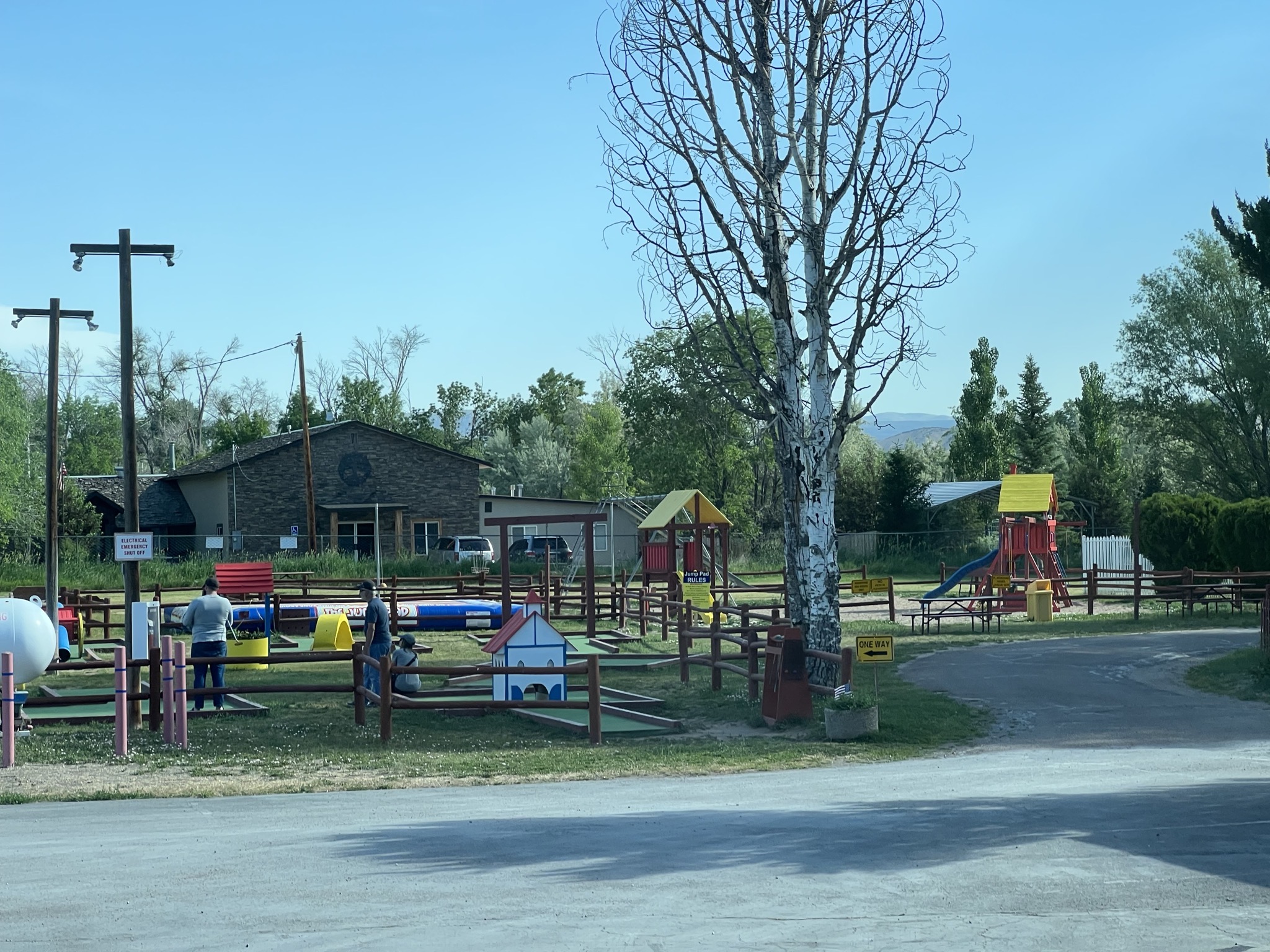 Playground, mini-golf