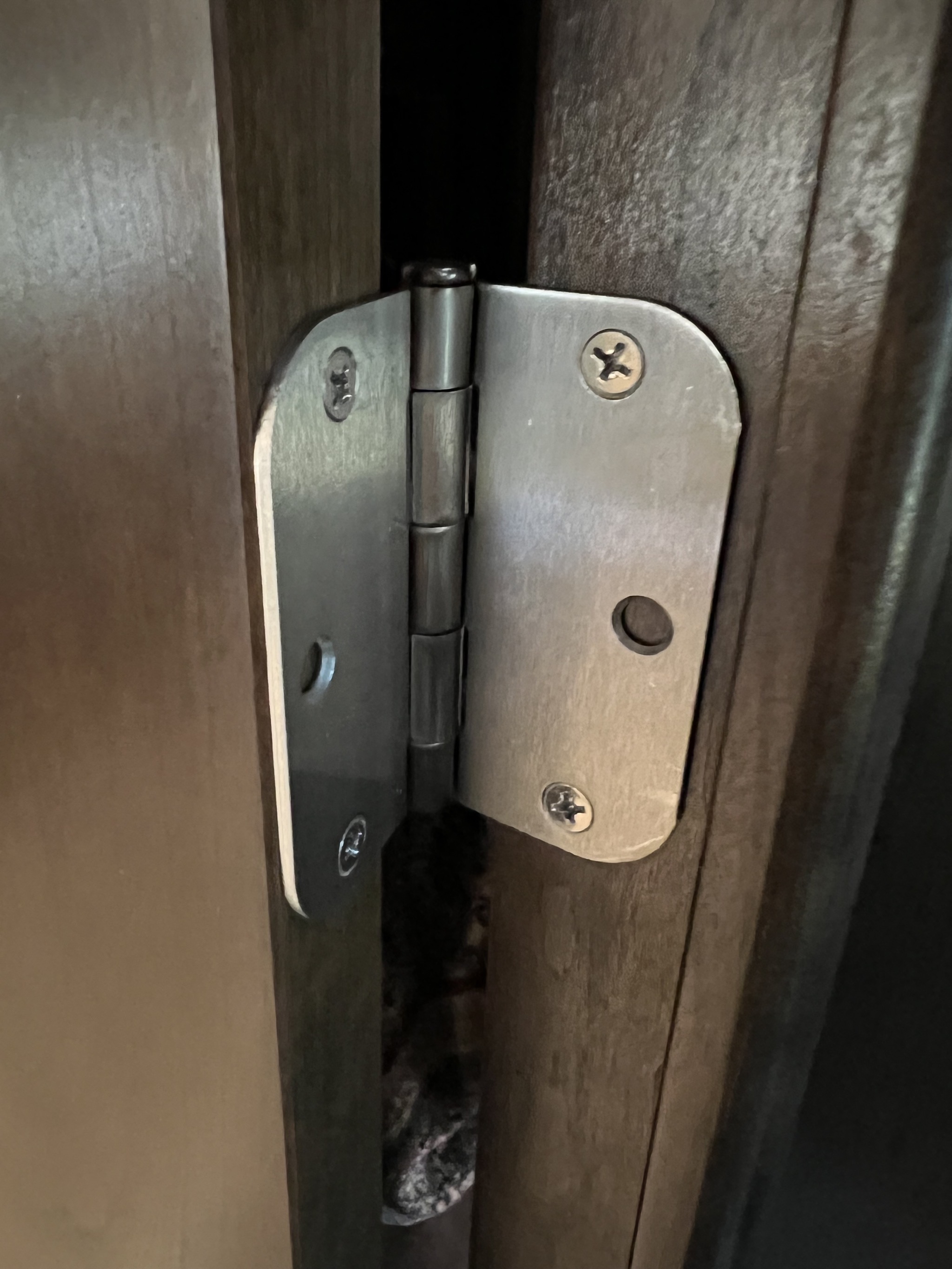 Installed hinge