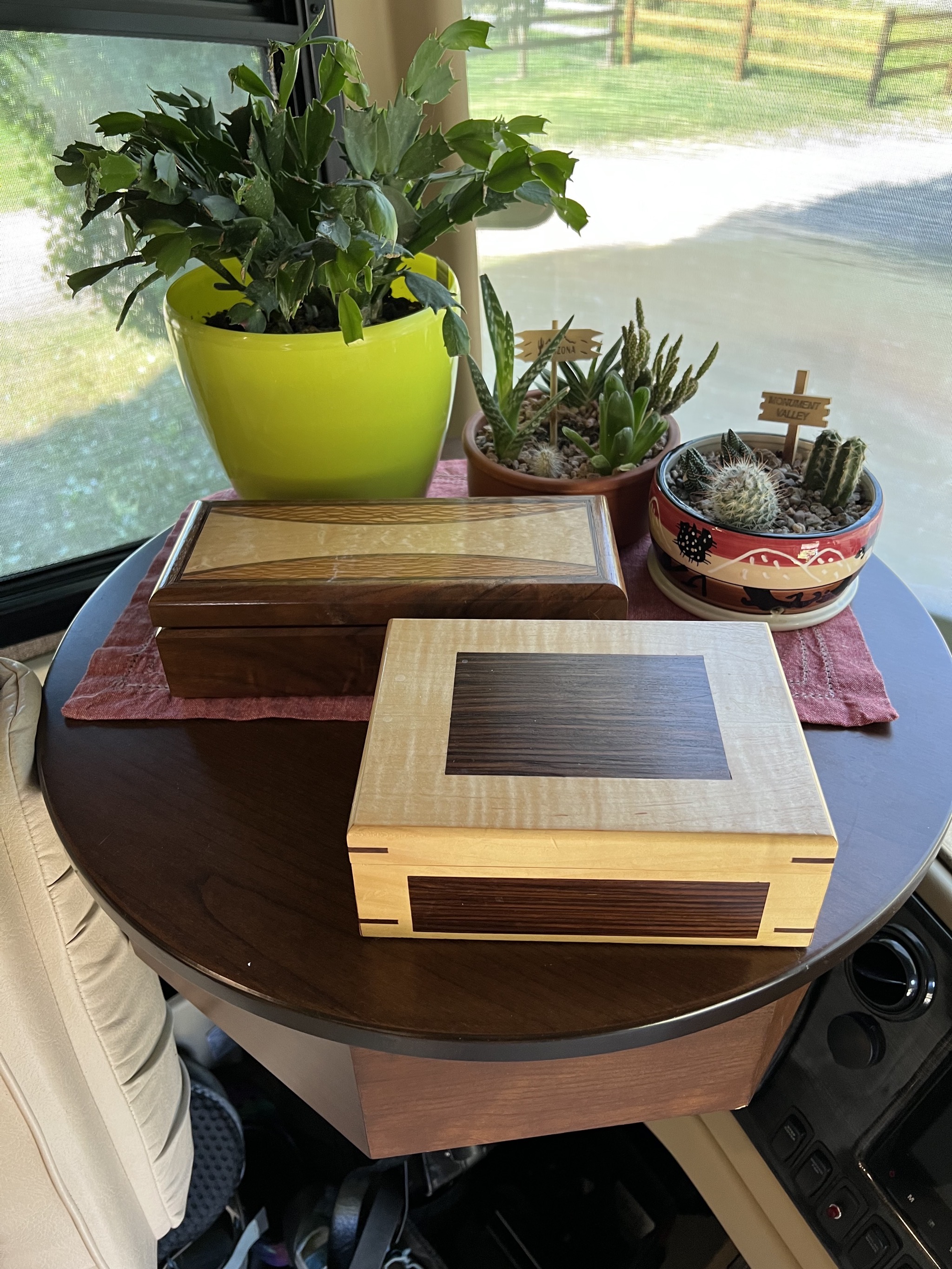 Steering wheel table