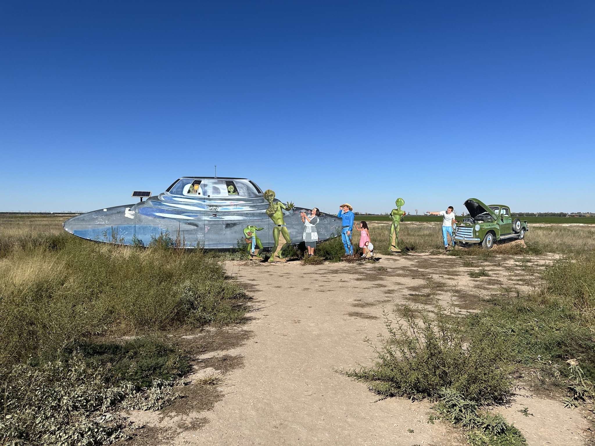UFO welcome to Roswell sign