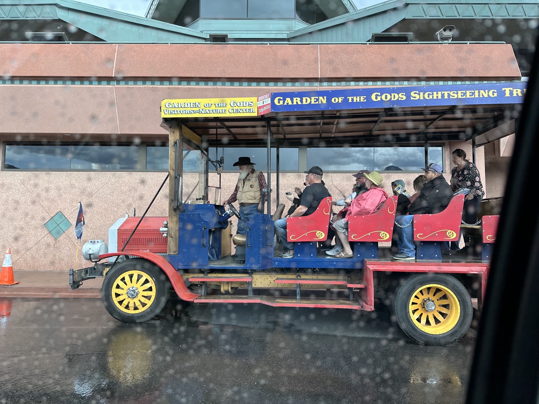 Tour vehicle