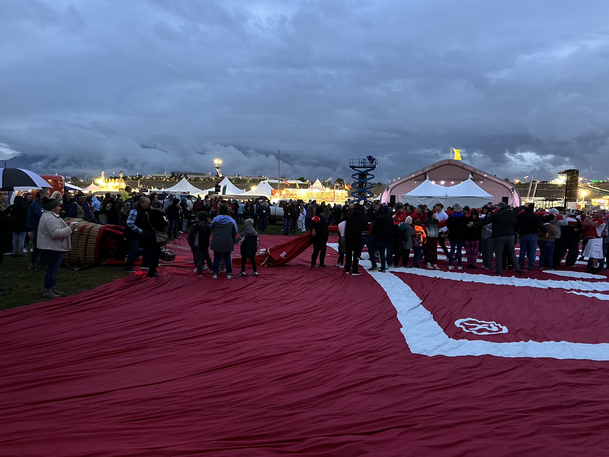Folding up the balloon