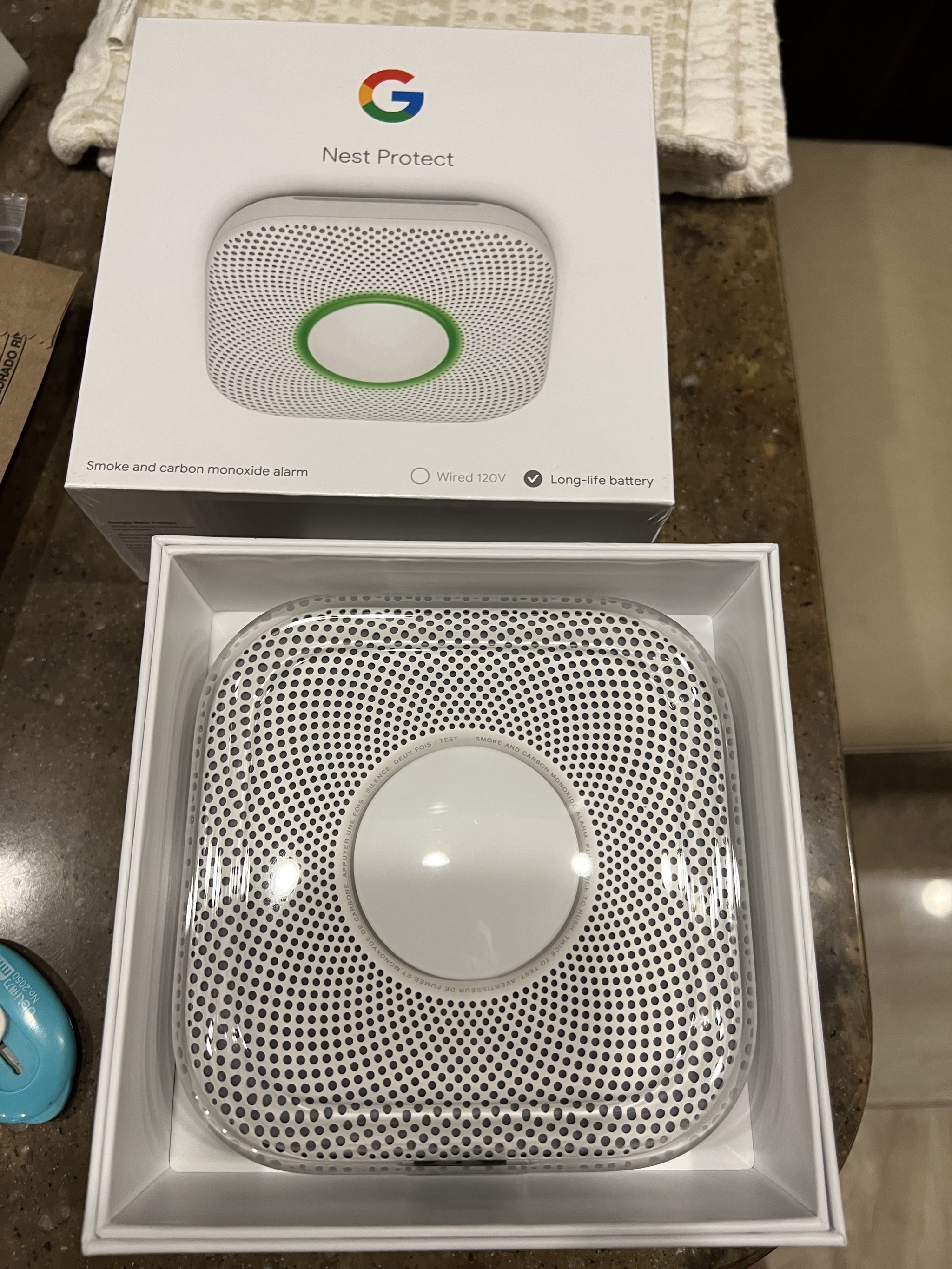 Smoke and carbon monoxide detector