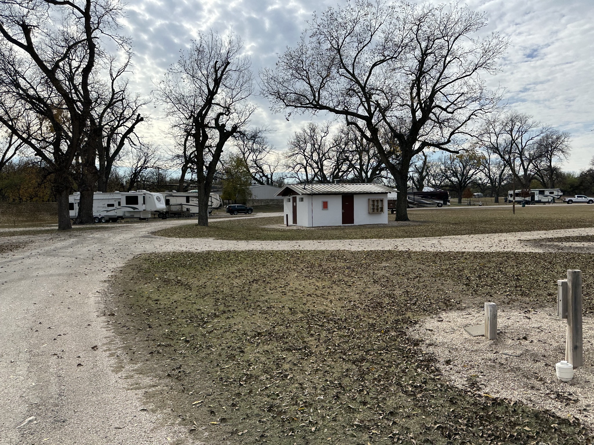 Other RVs and bathroom