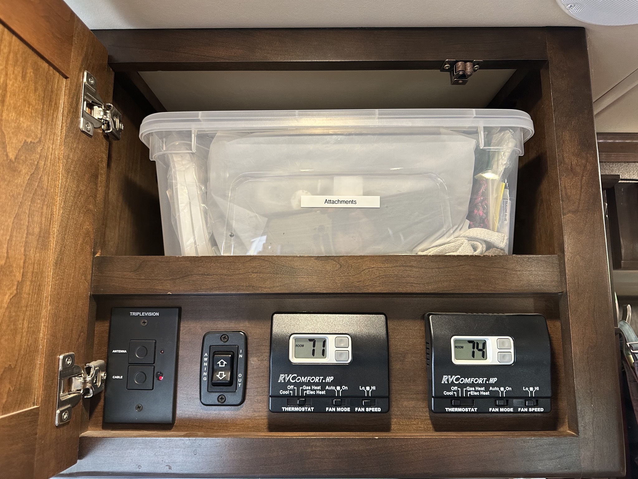 Front and mid thermostats
