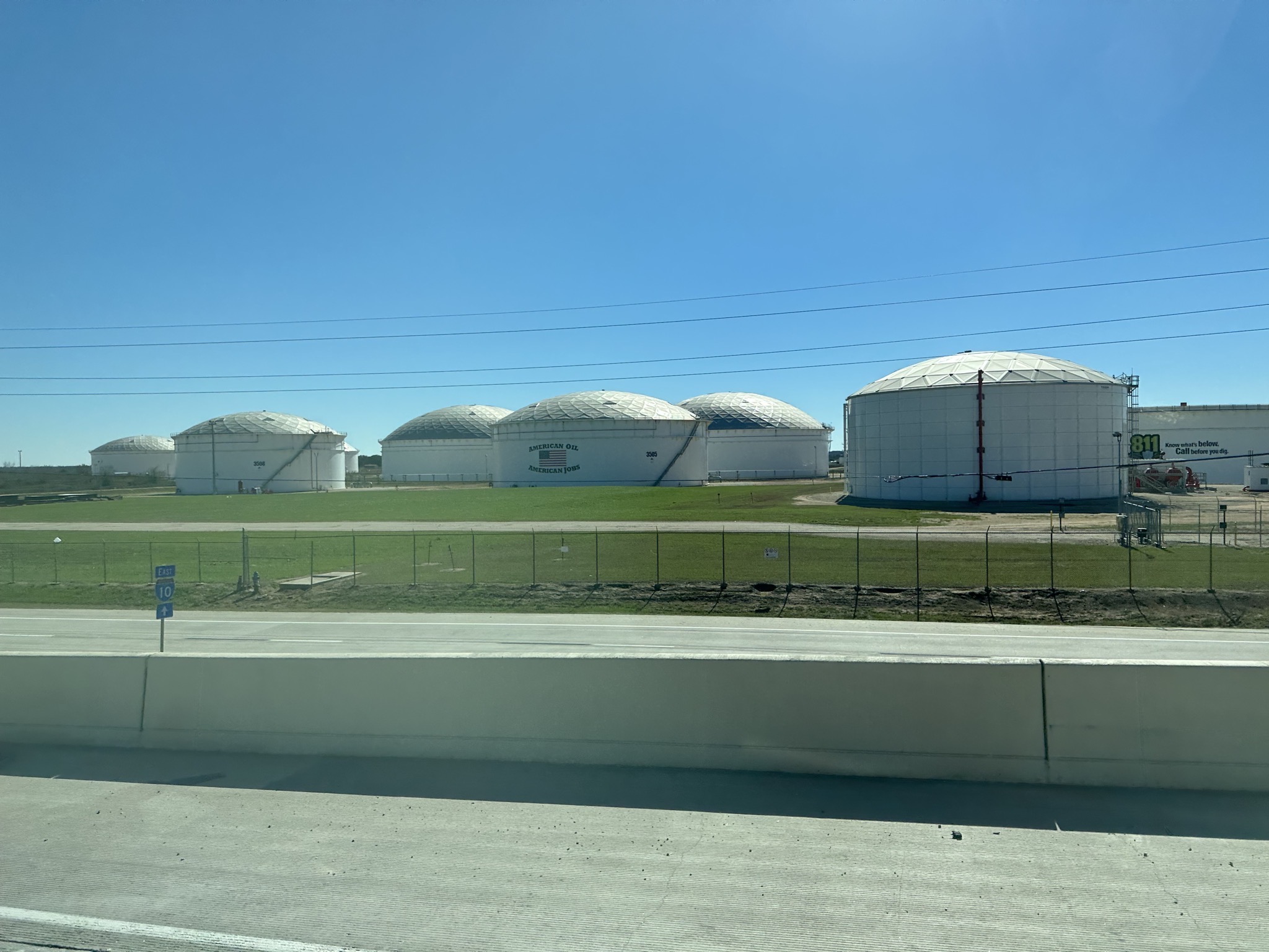Oil containers