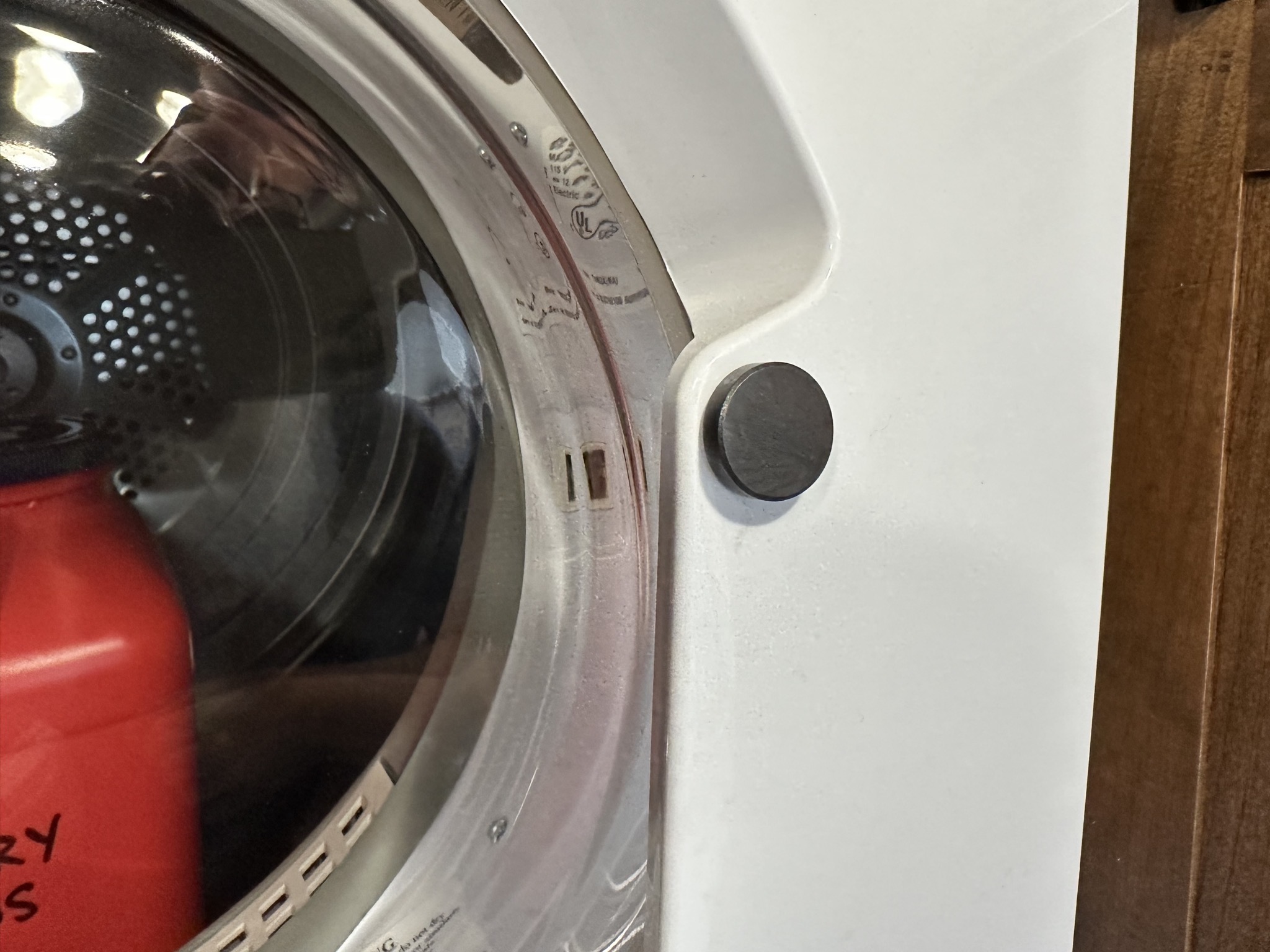 Magnet on dryer