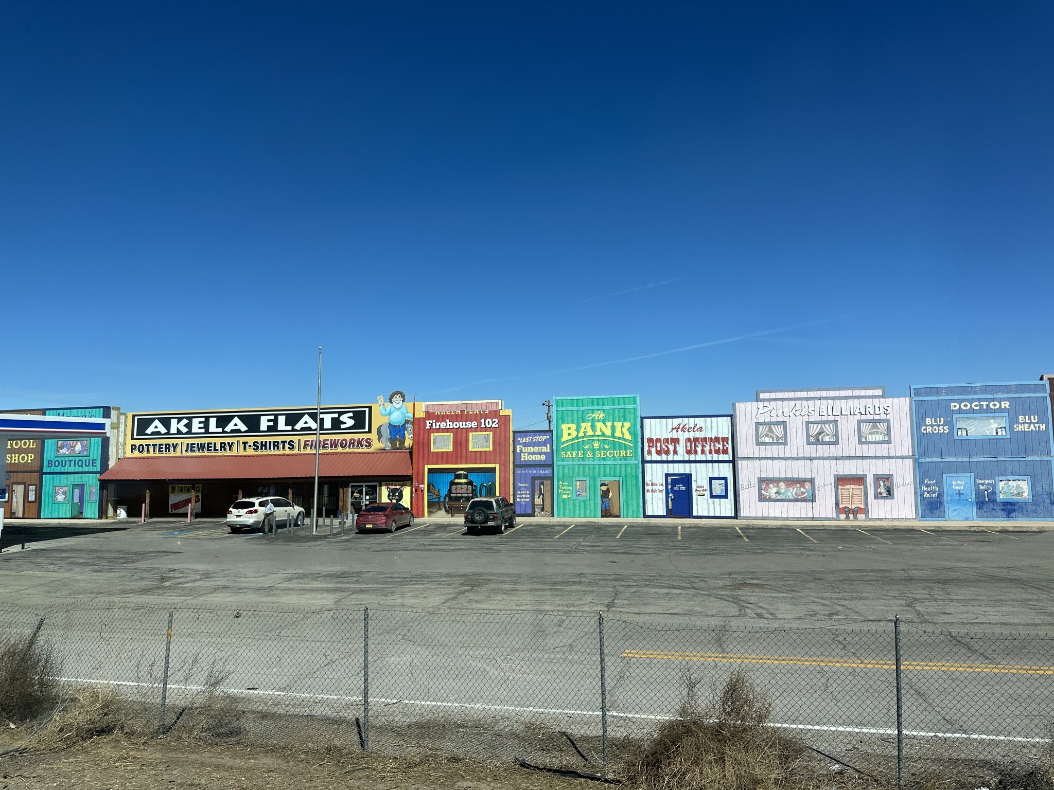 Another tchotchkes shop