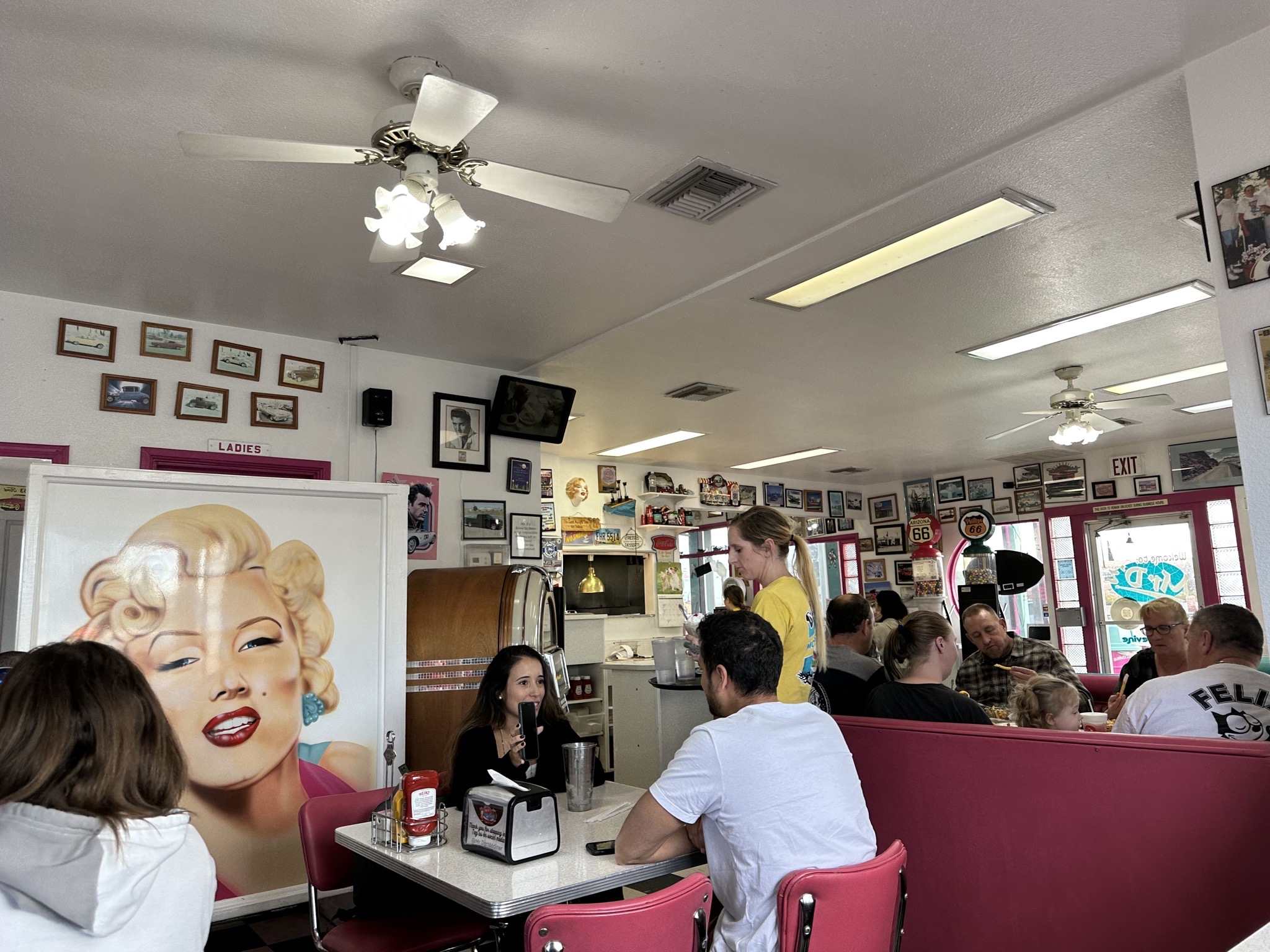 Mr D'z Route 66 Diner
