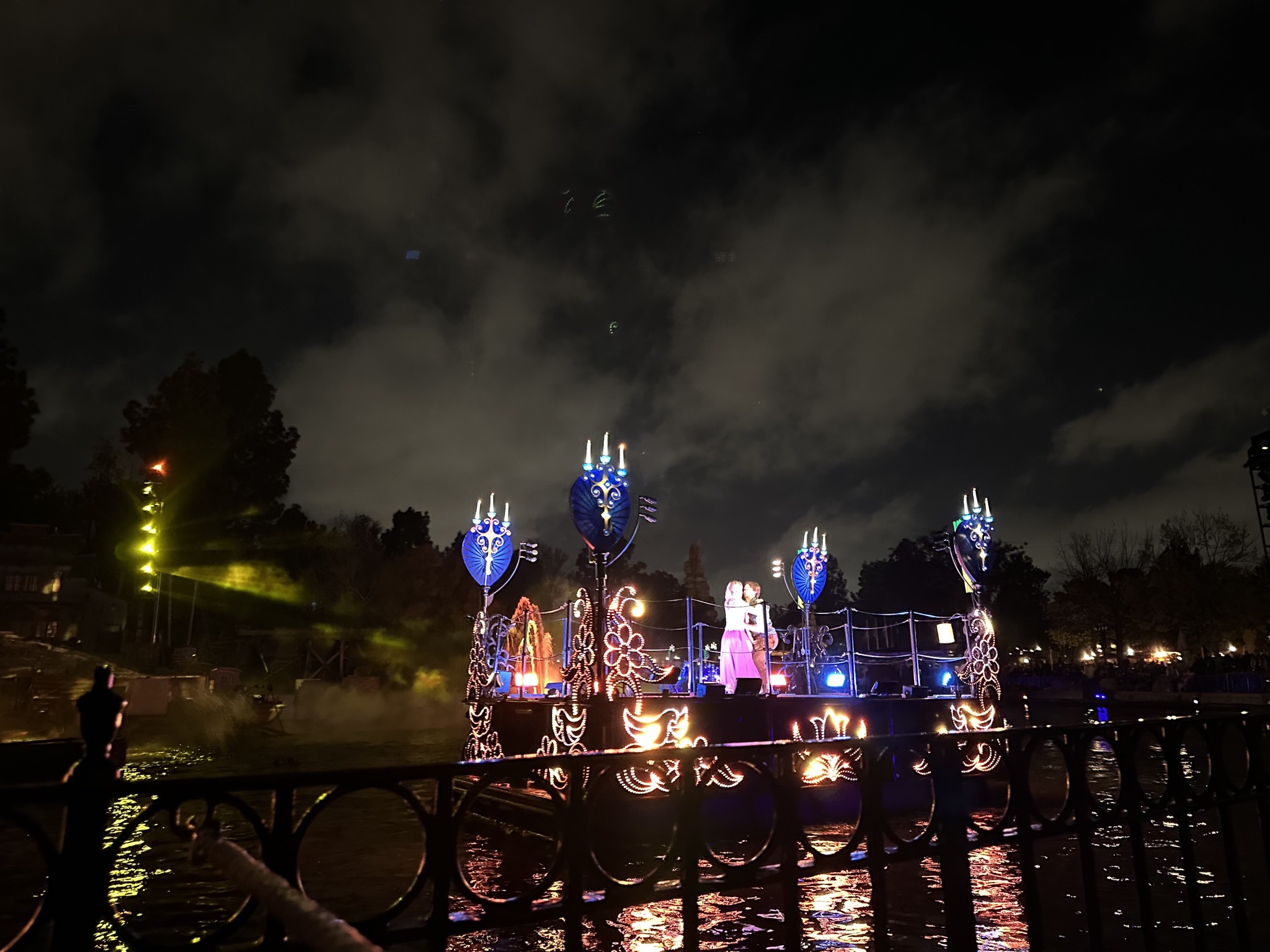 Fantasmic! show