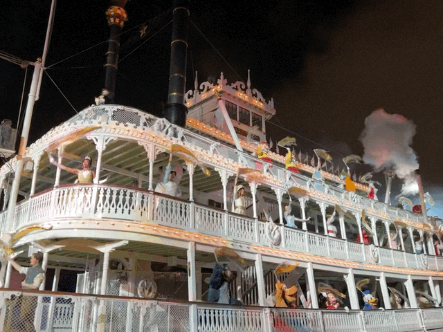 Fantasmic! show