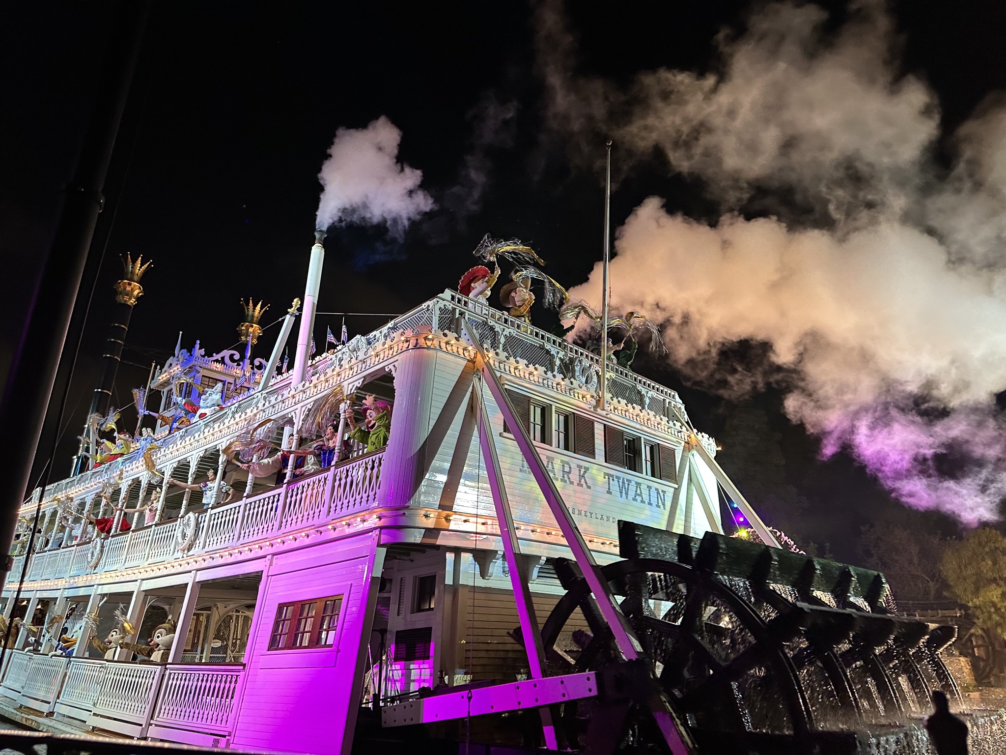 Fantasmic! show