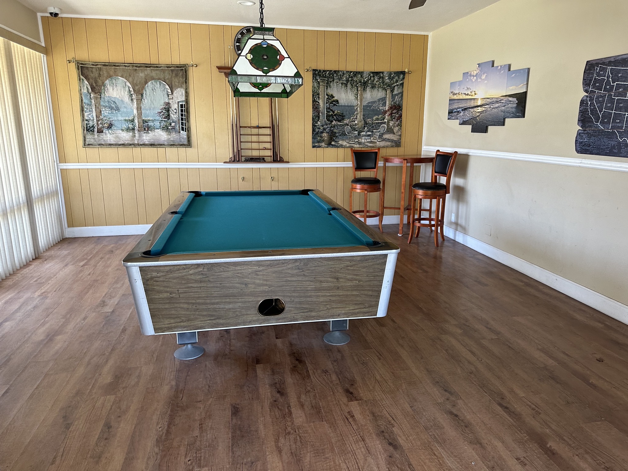 Pool table