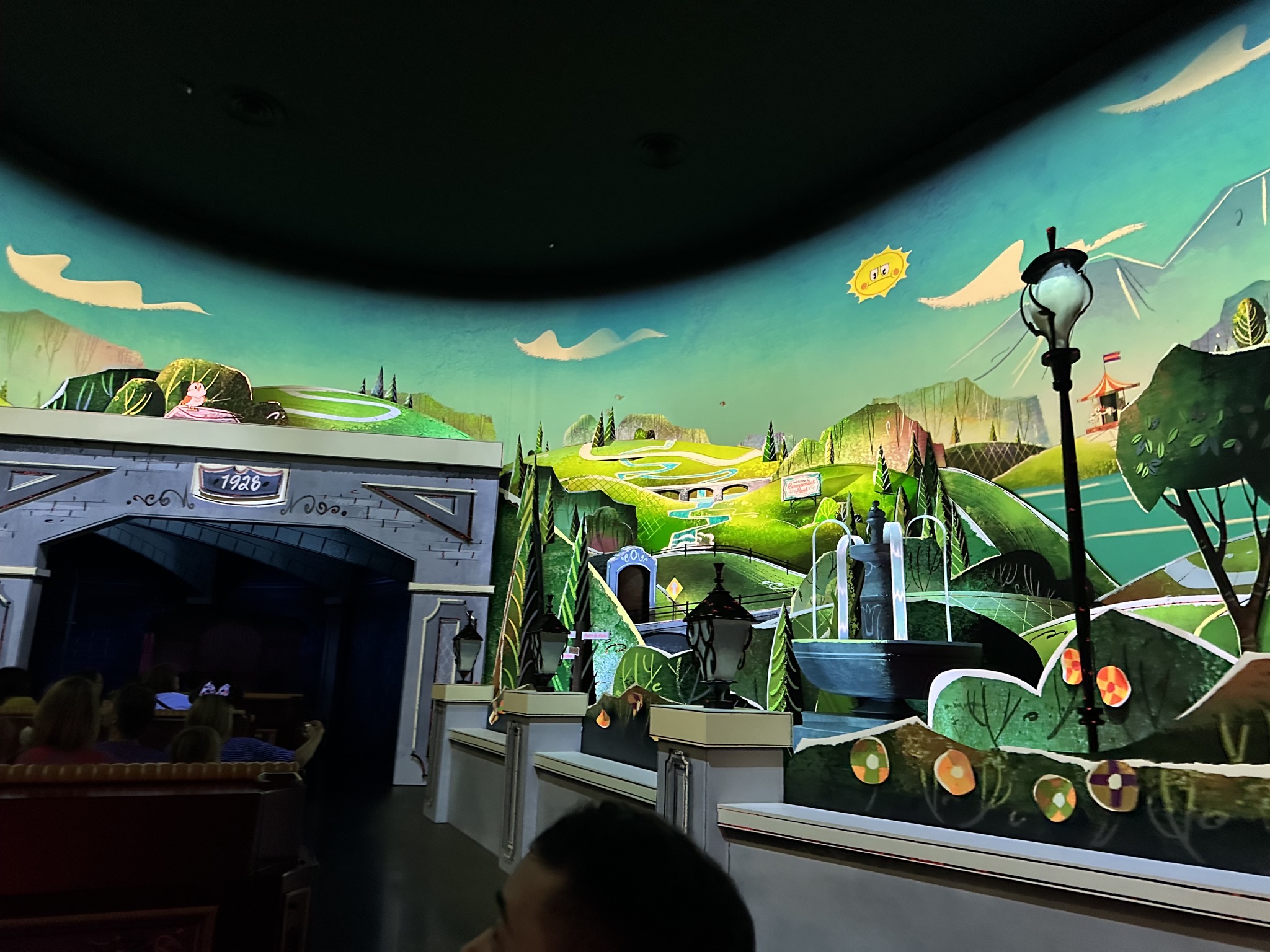 Mickey & Minnie's Runaway Railway ride
