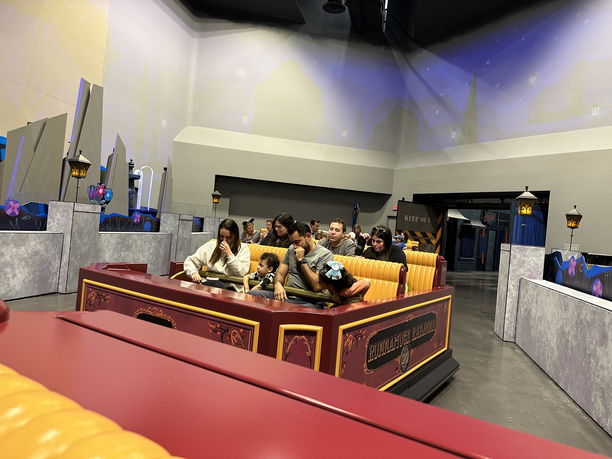 Mickey & Minnie's Runaway Railway ride
