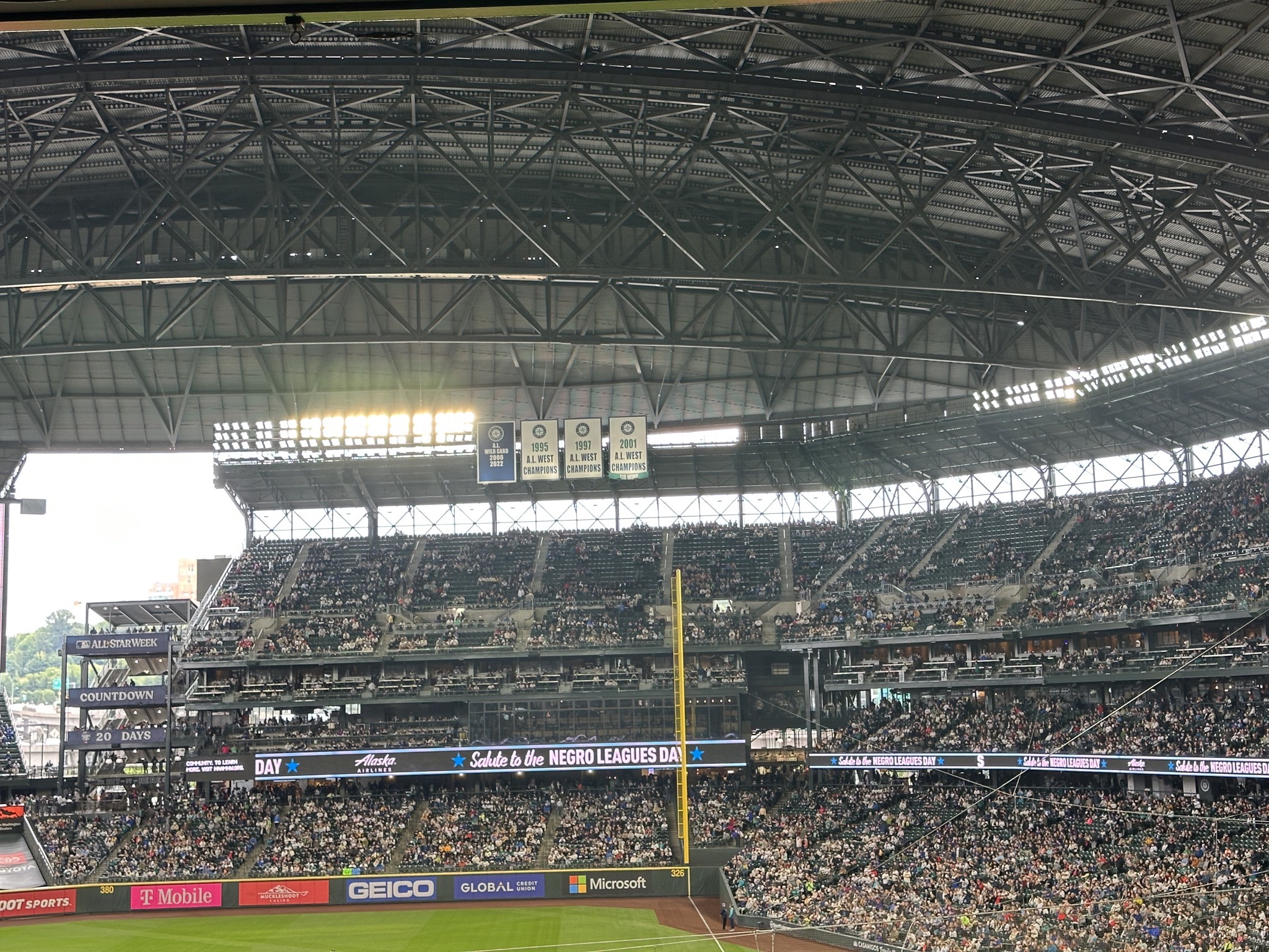 Closed roof