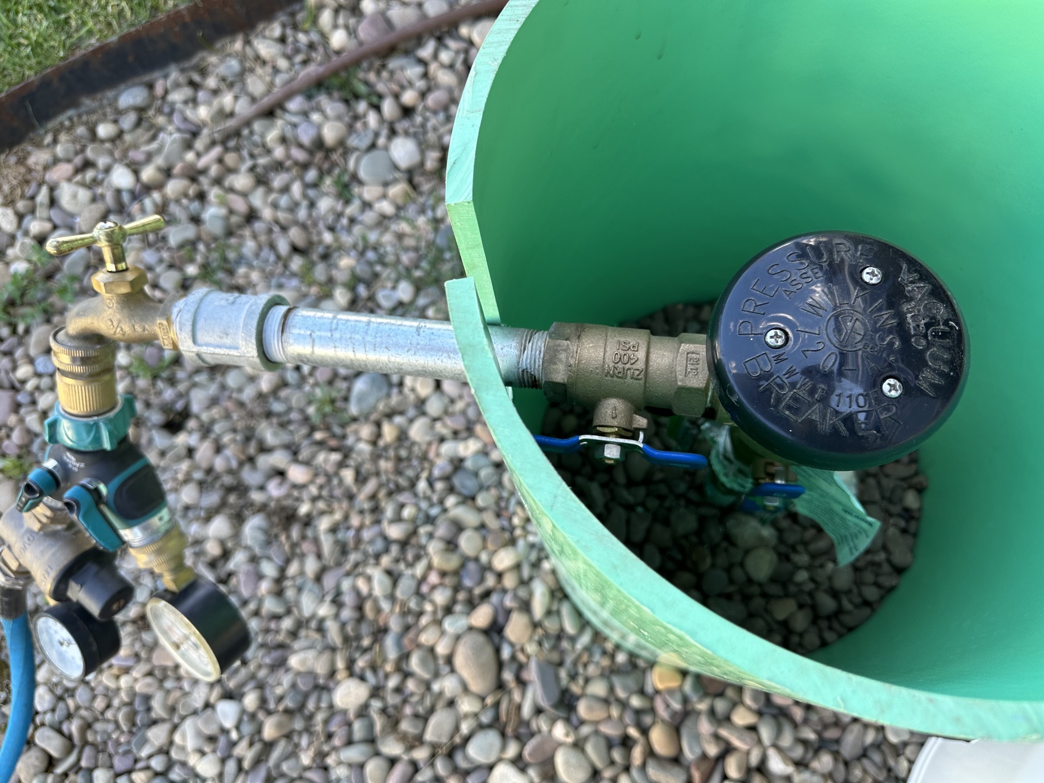 Interesting water faucet