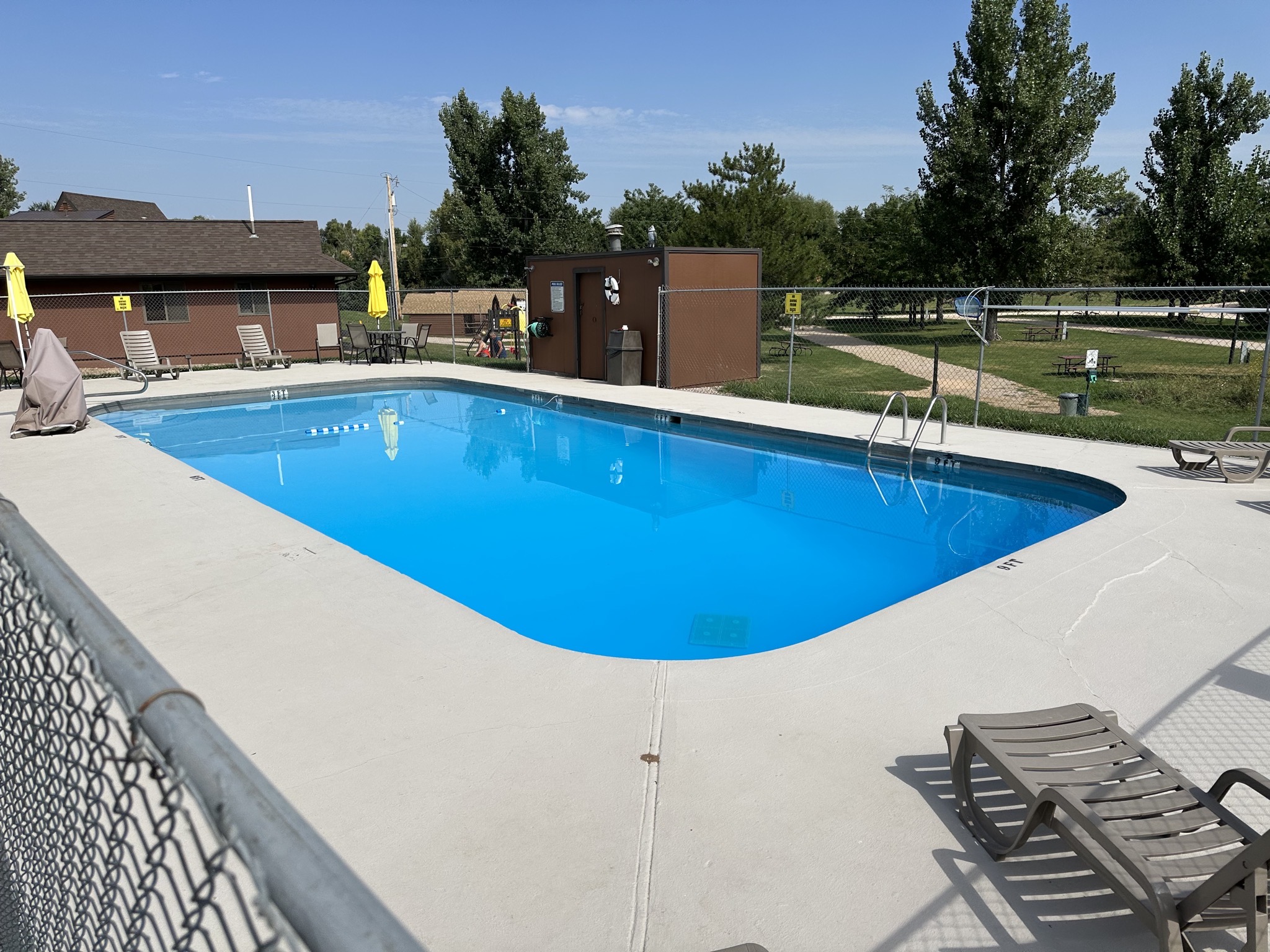 Swimming pool
