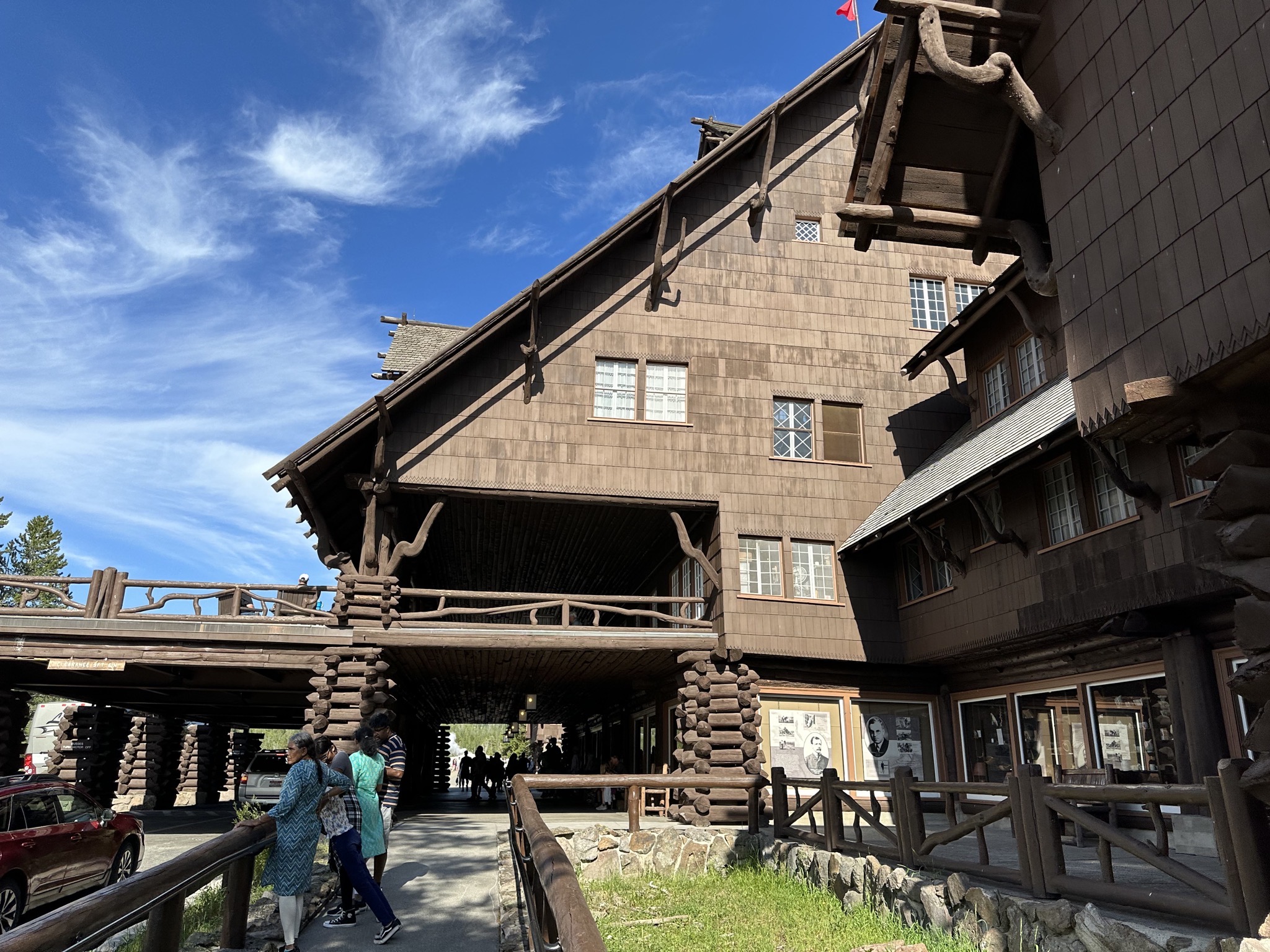 Old Faithful Inn