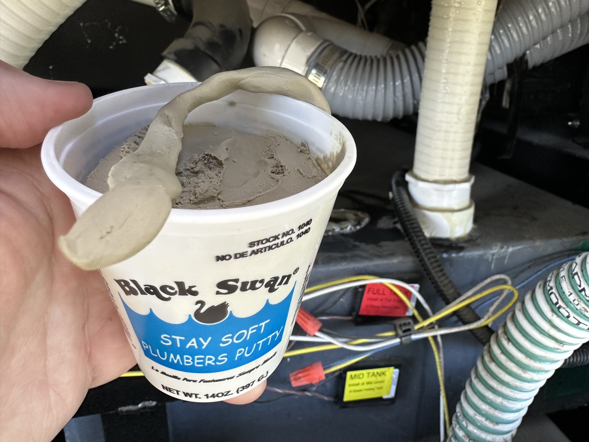 Plumbers putty