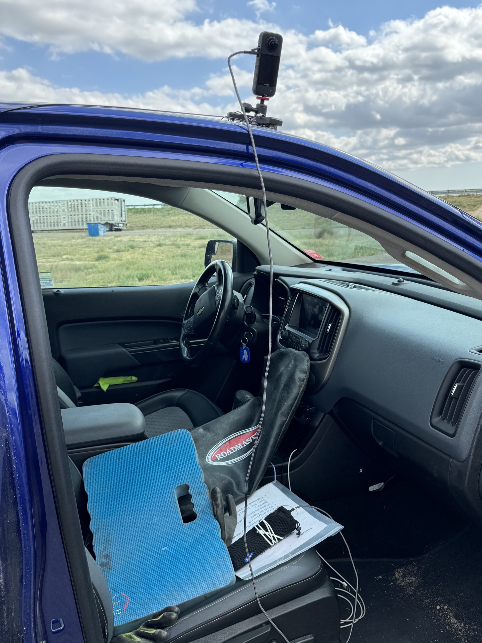 360 camera and battery pack