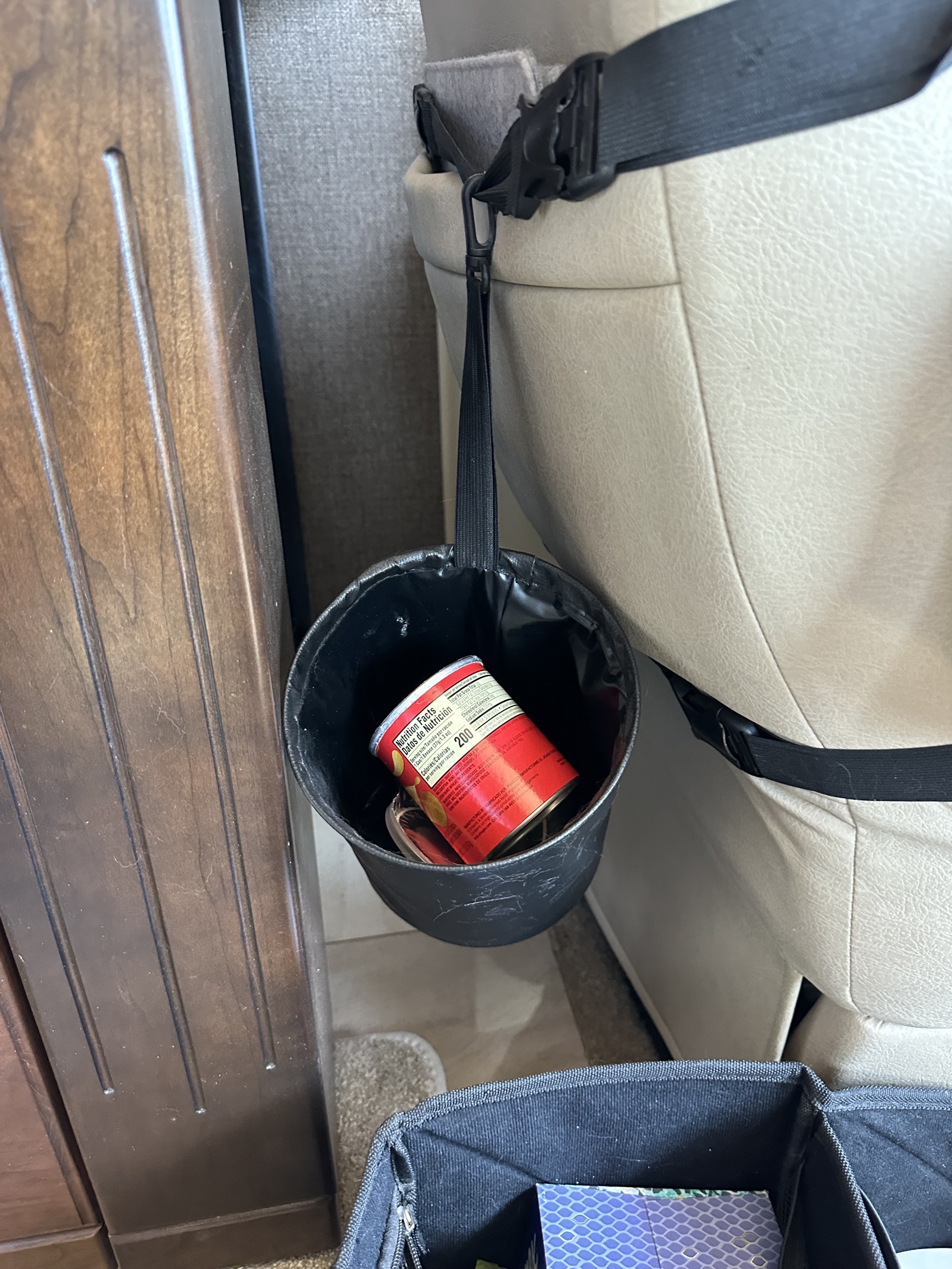 Garbage bin