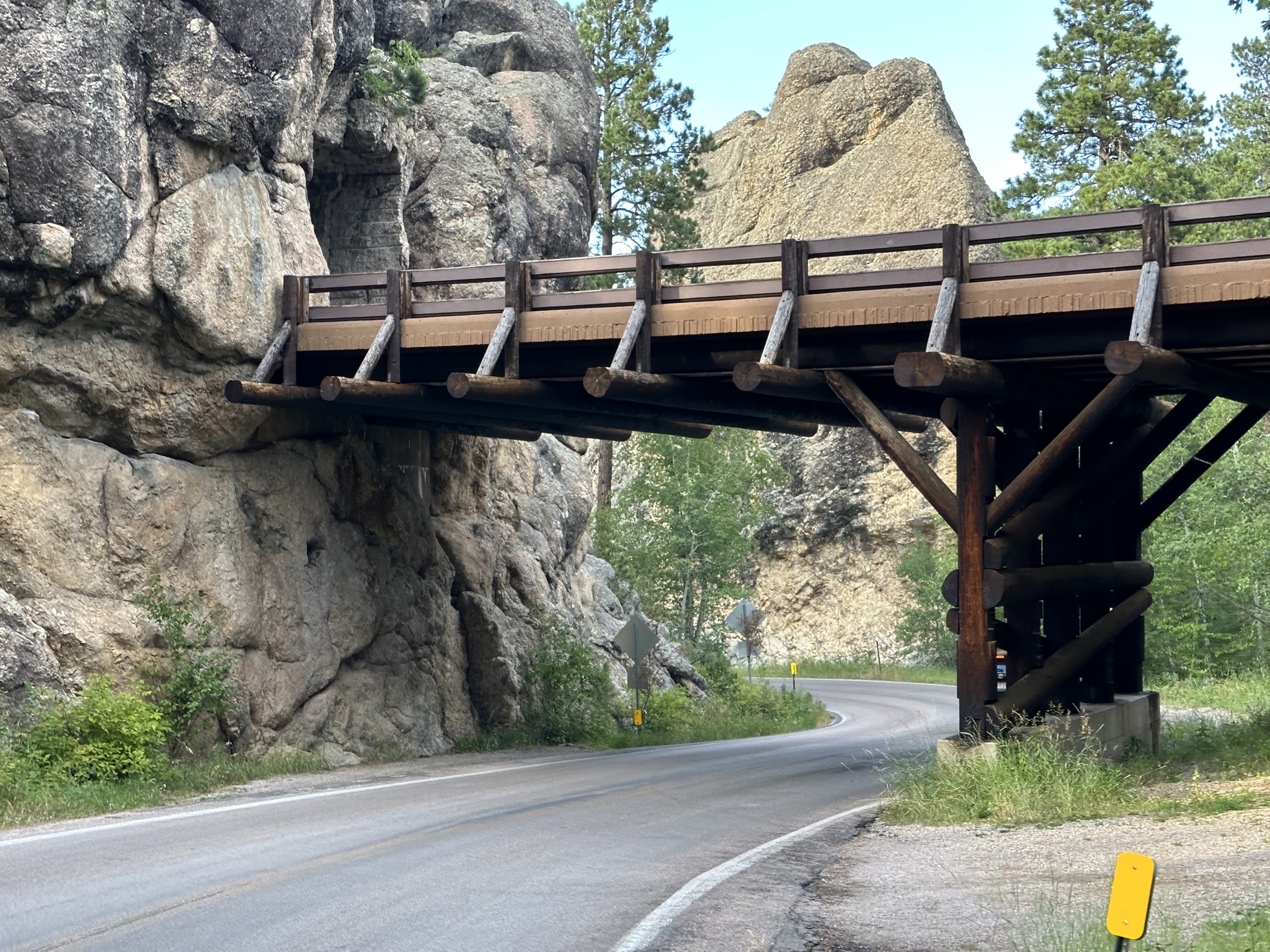 Pigtail loop road