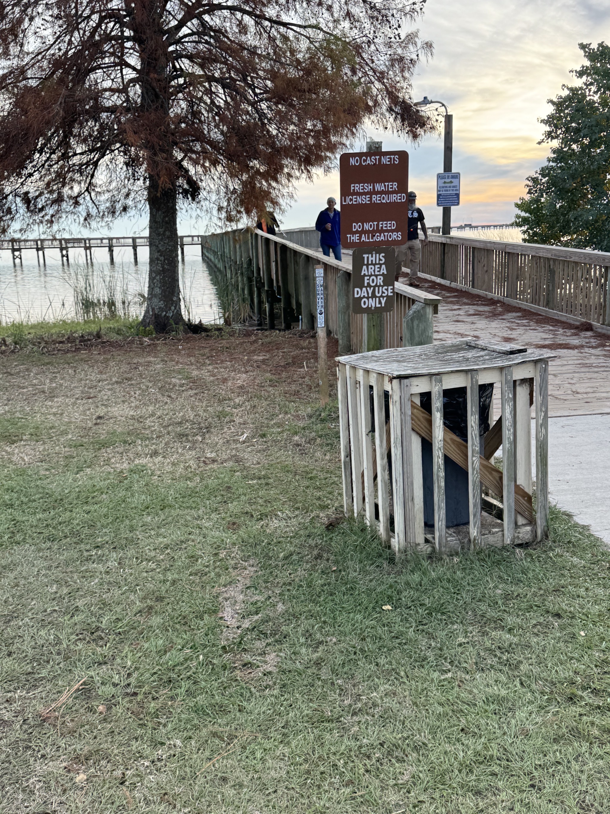 Fishing pier