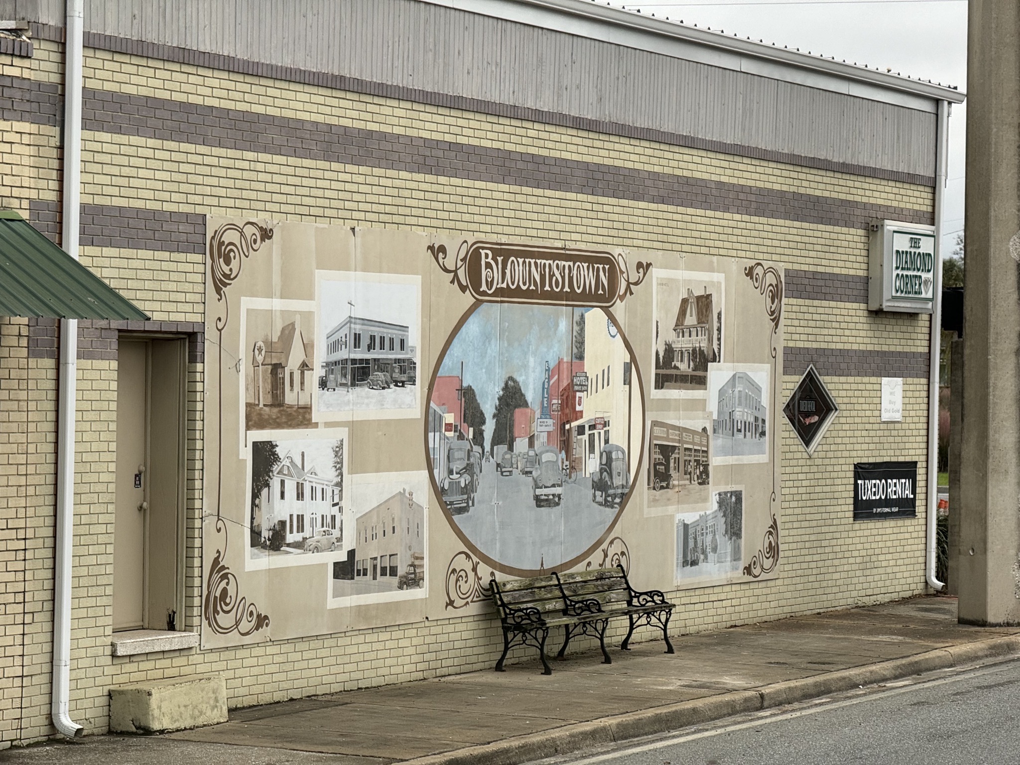 Bloutstown mural