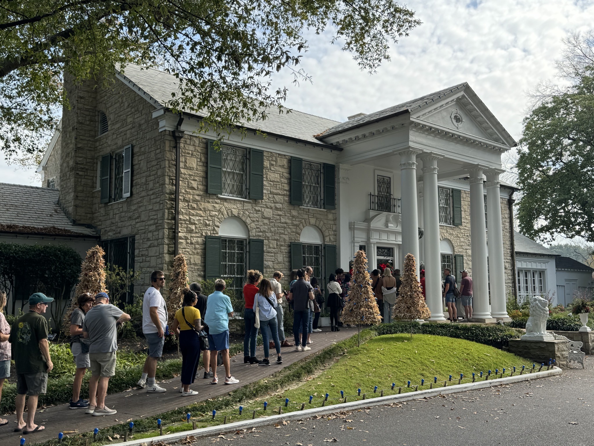Graceland mansion