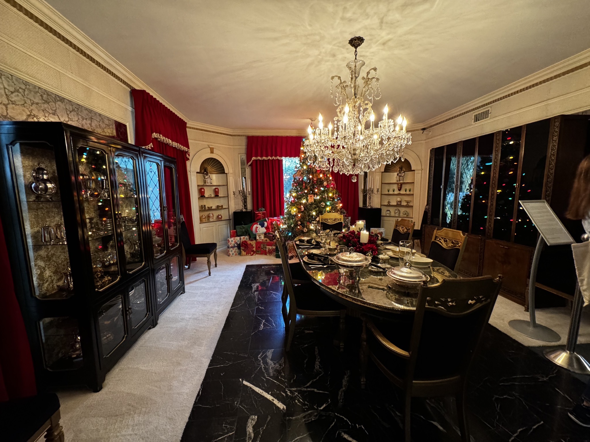 Graceland mansion