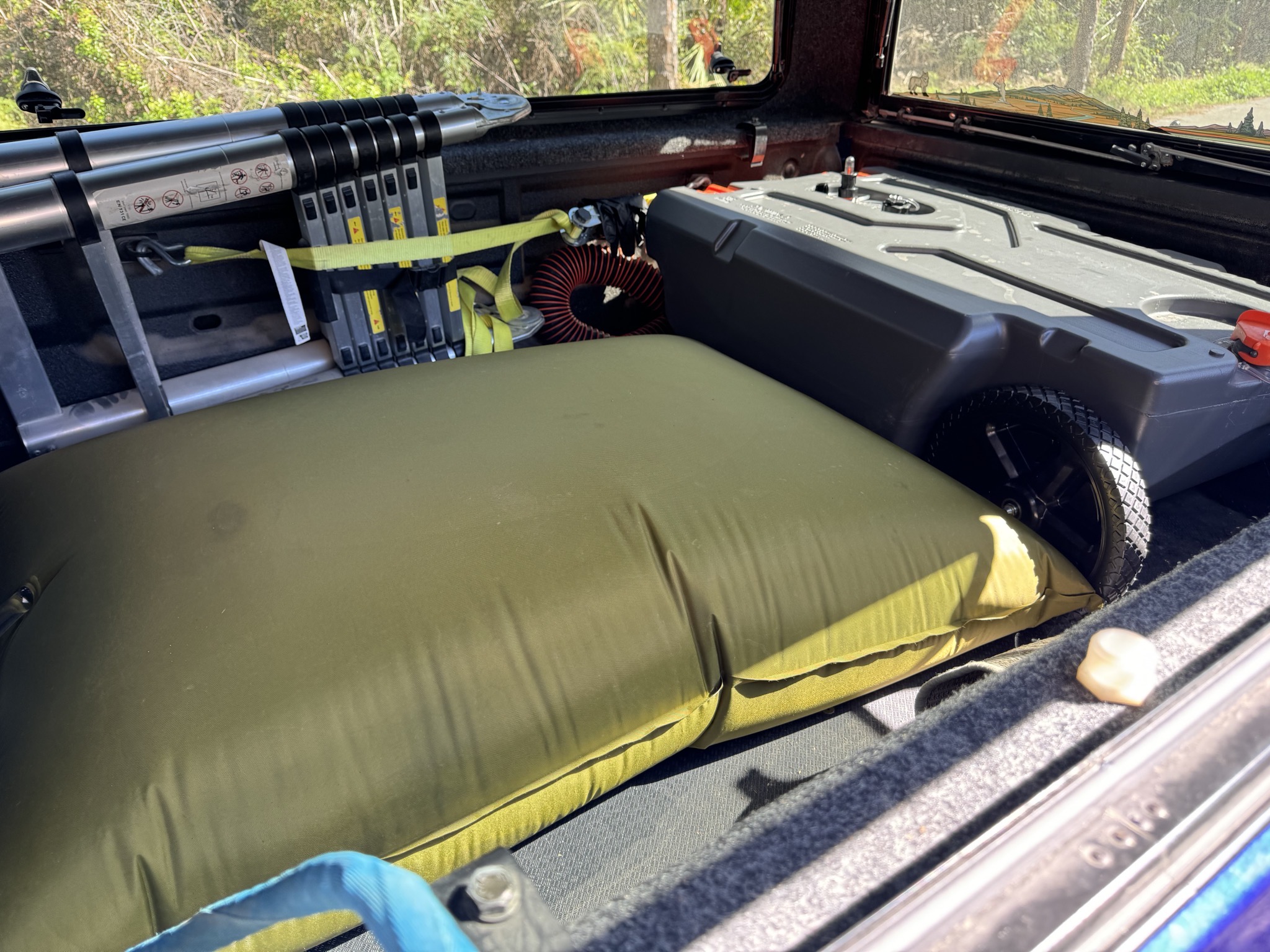 Water bladder and tote