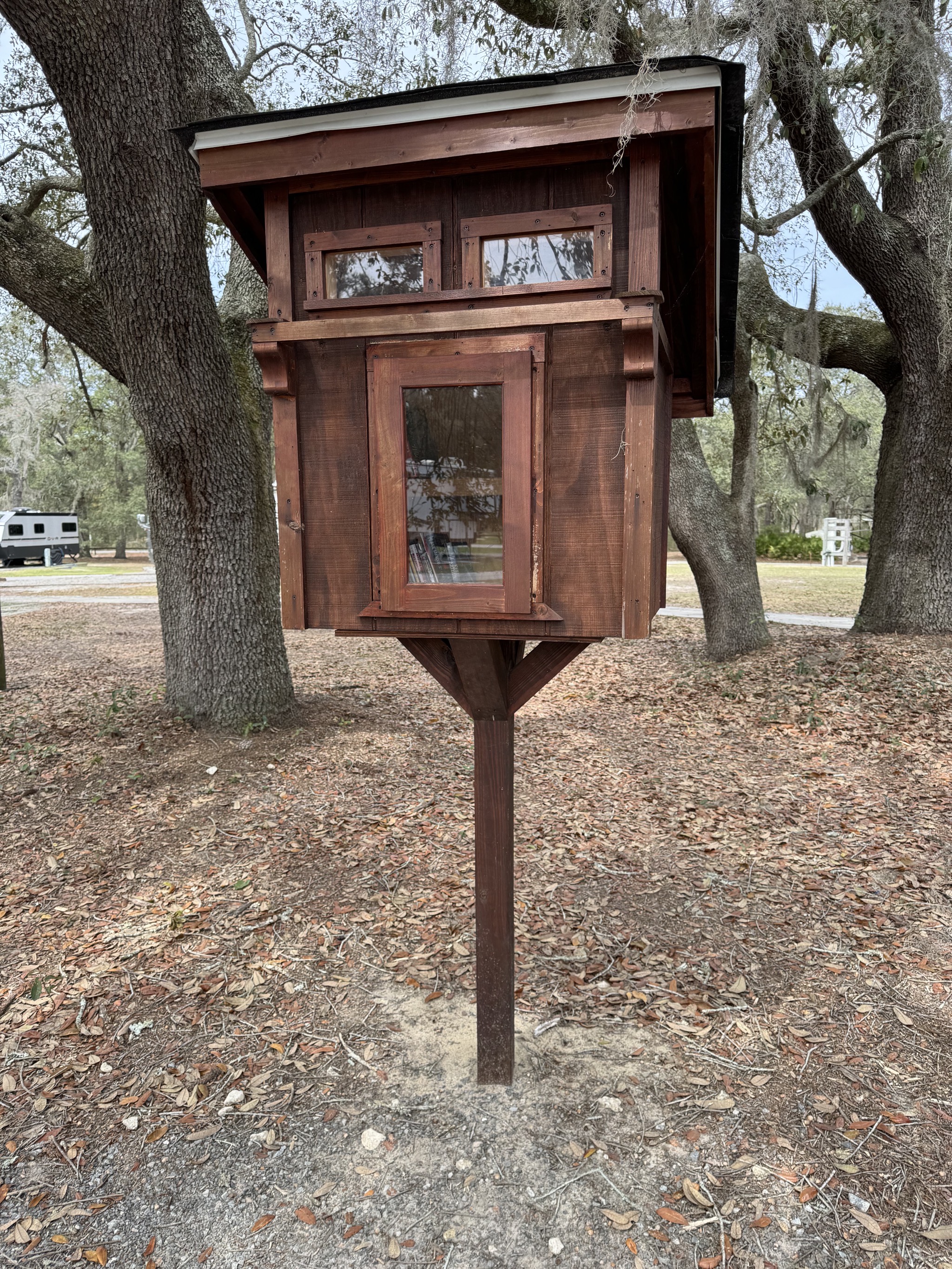 Little lending library