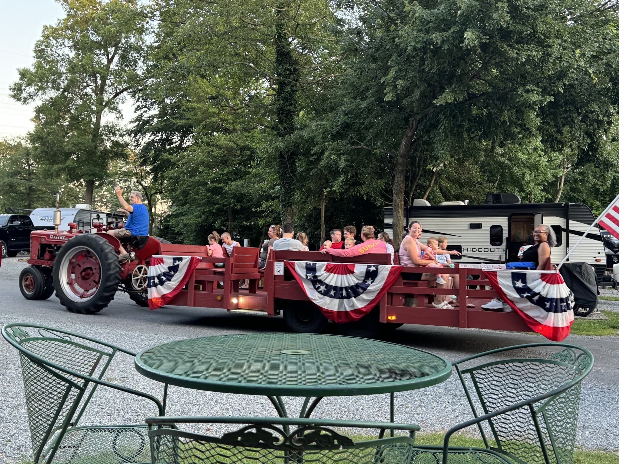 Tractor pull ride