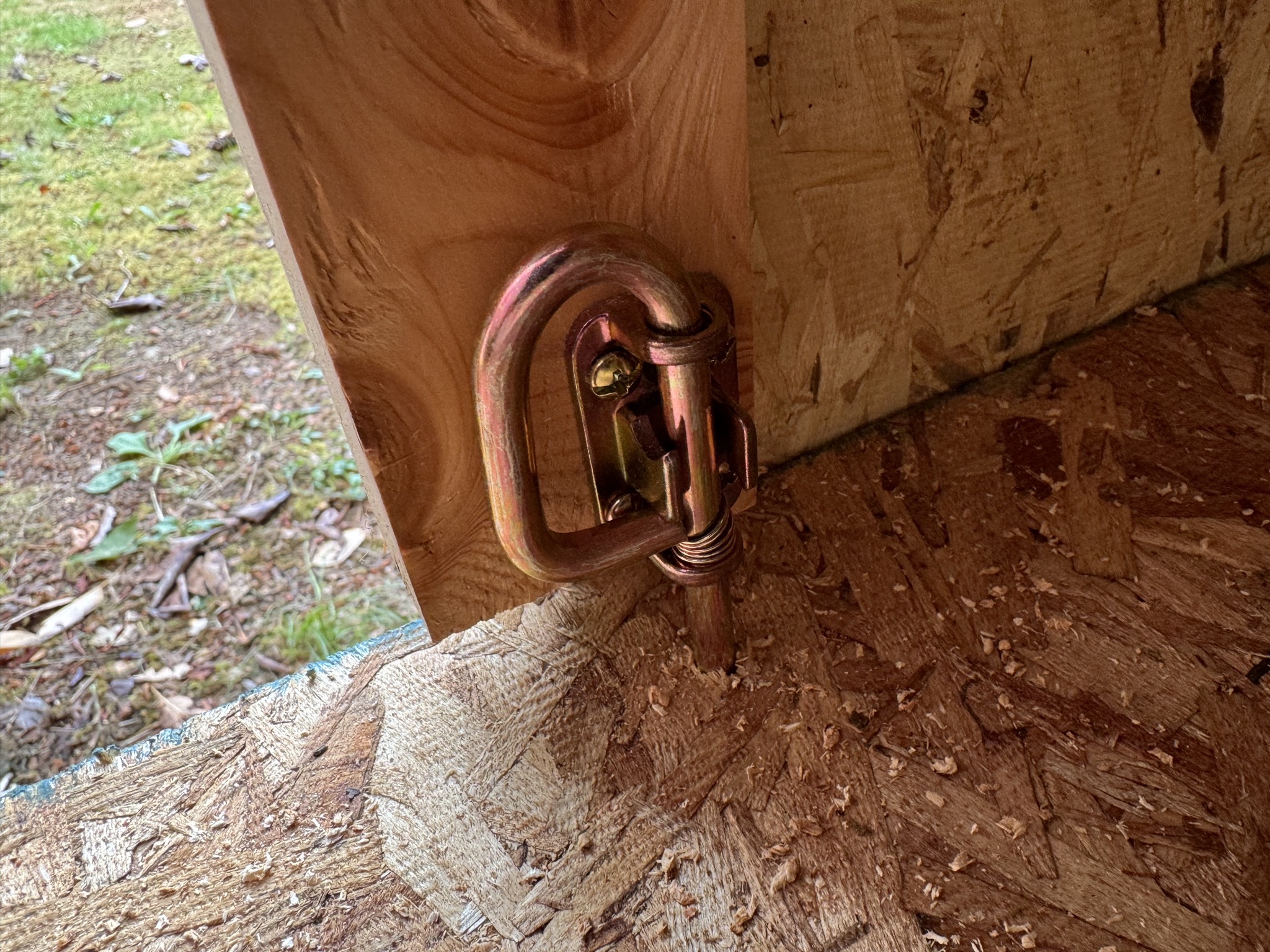Door latch