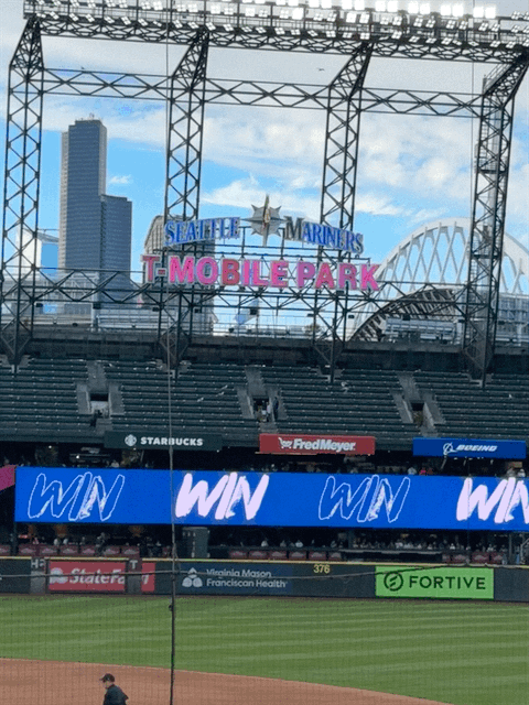Mariners win