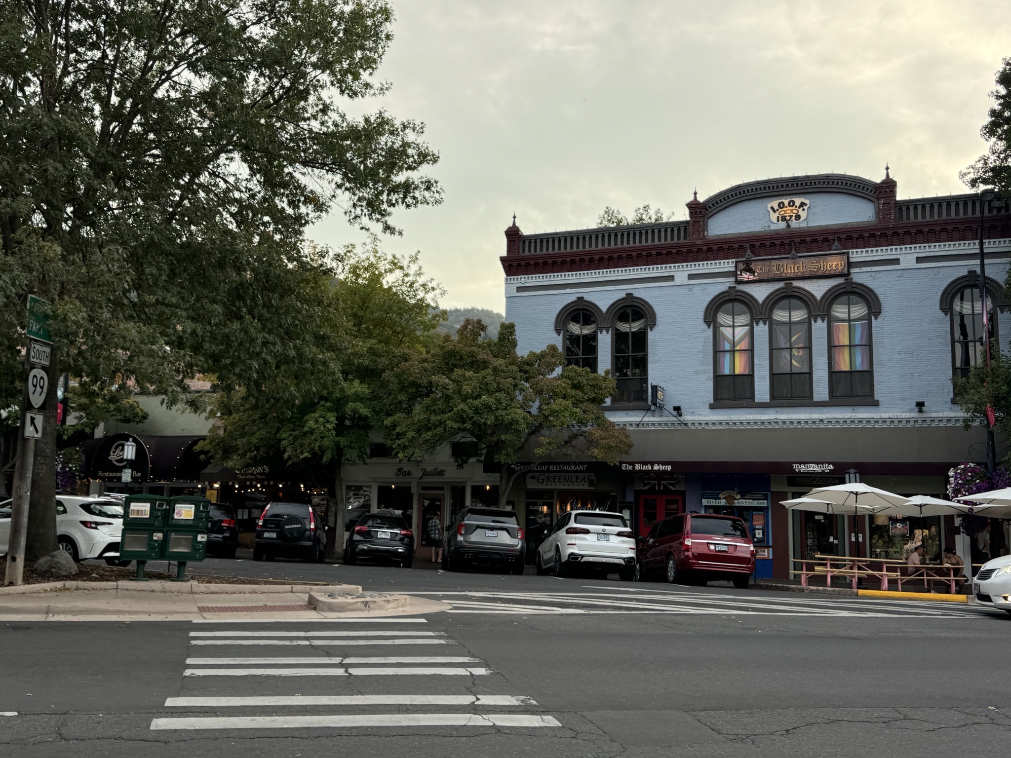 Creekside restaurants