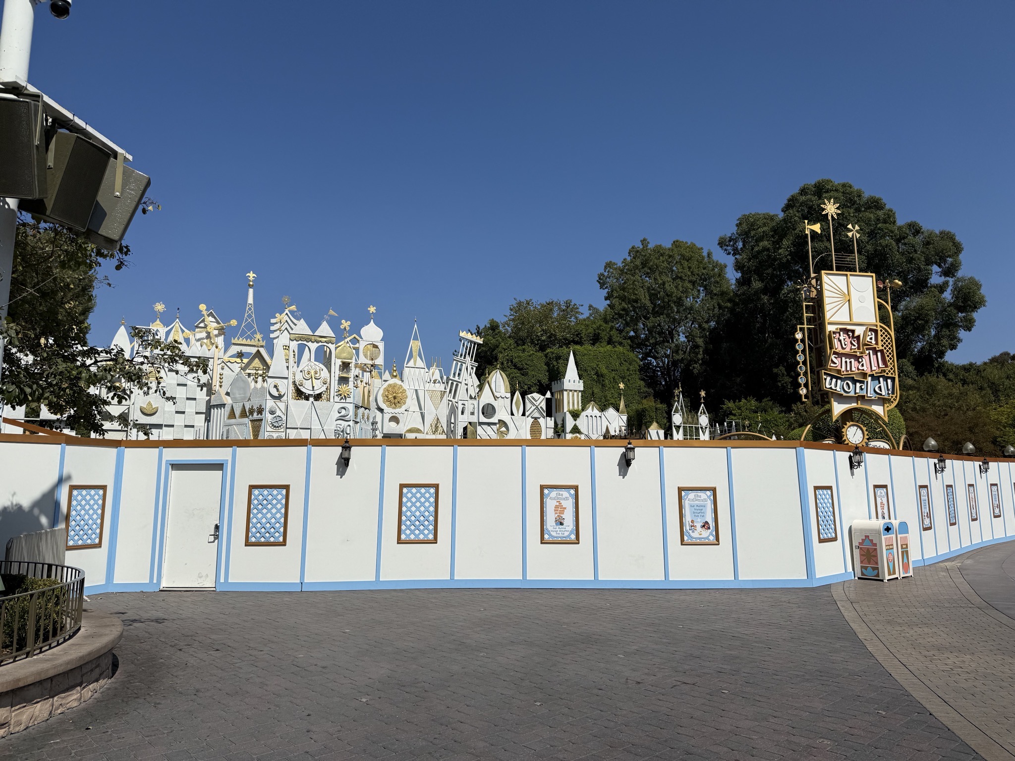 It's a Small World closed
