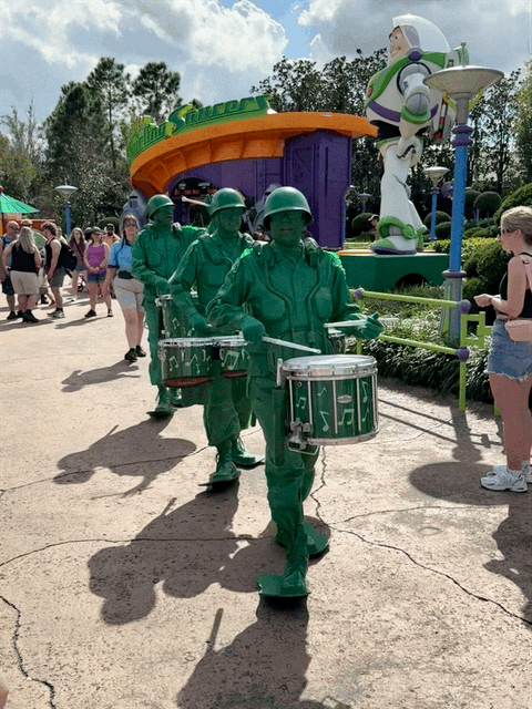 Toy solders drummers