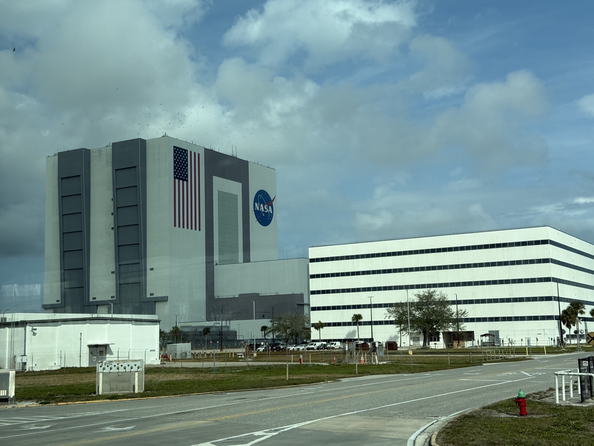 Vertical assembly building